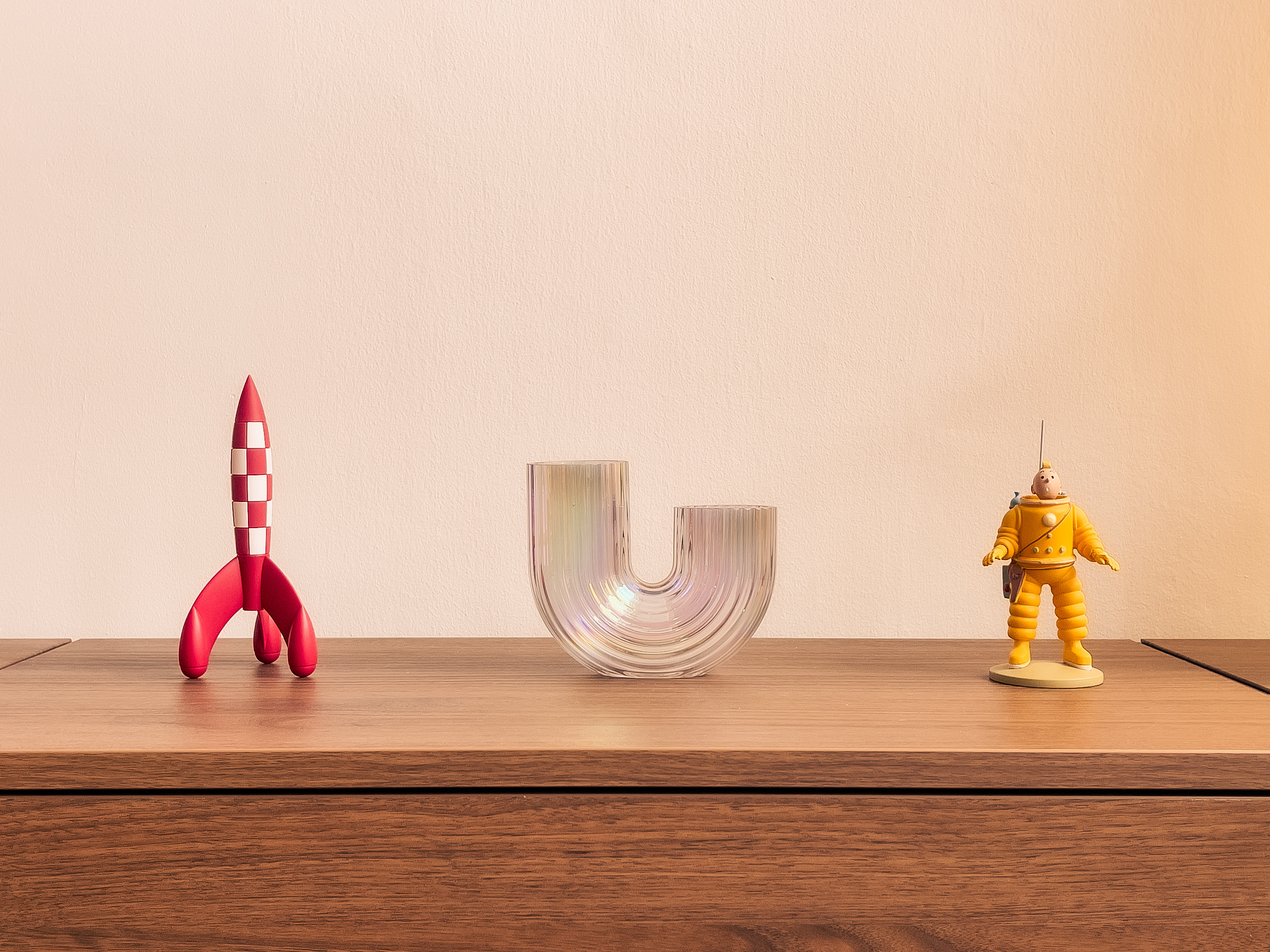 Styling-tip:-Curating-this-console-like-a-mini-gallery-of-what-I-love