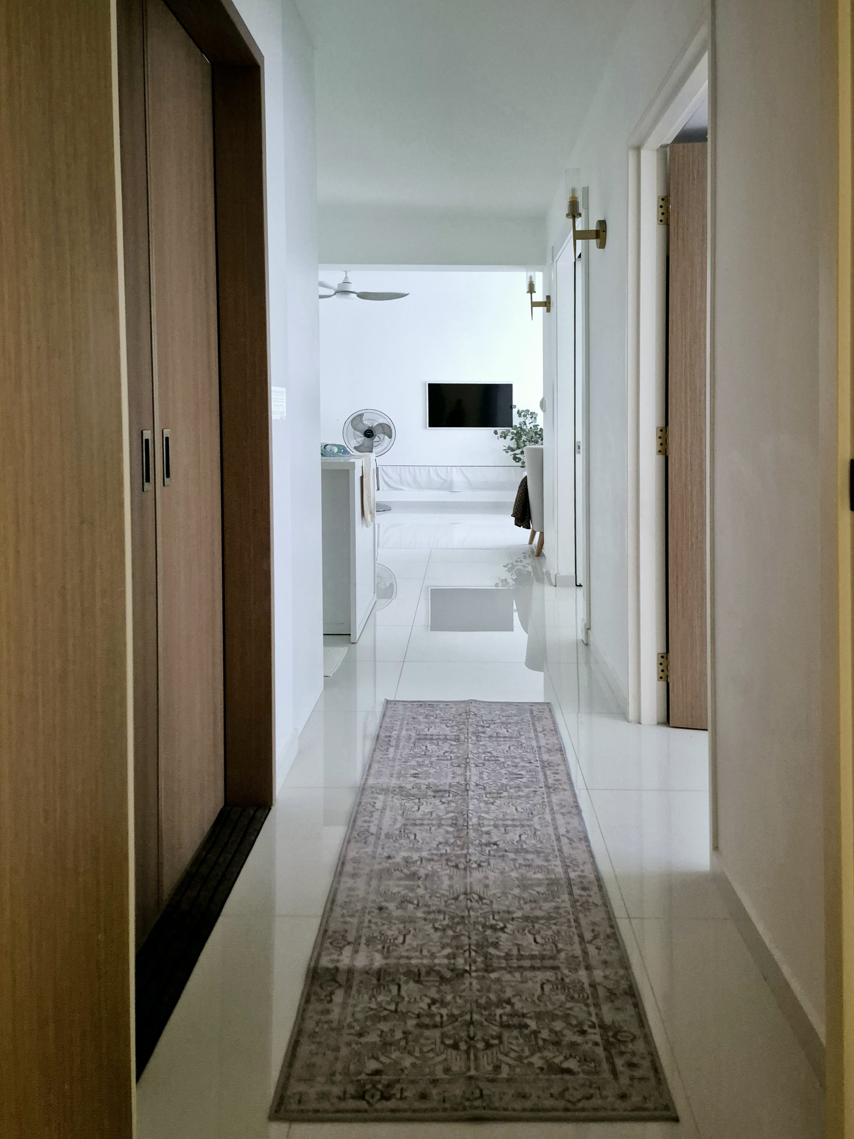 We removed the typical bathmat & replaced it with something minimal!