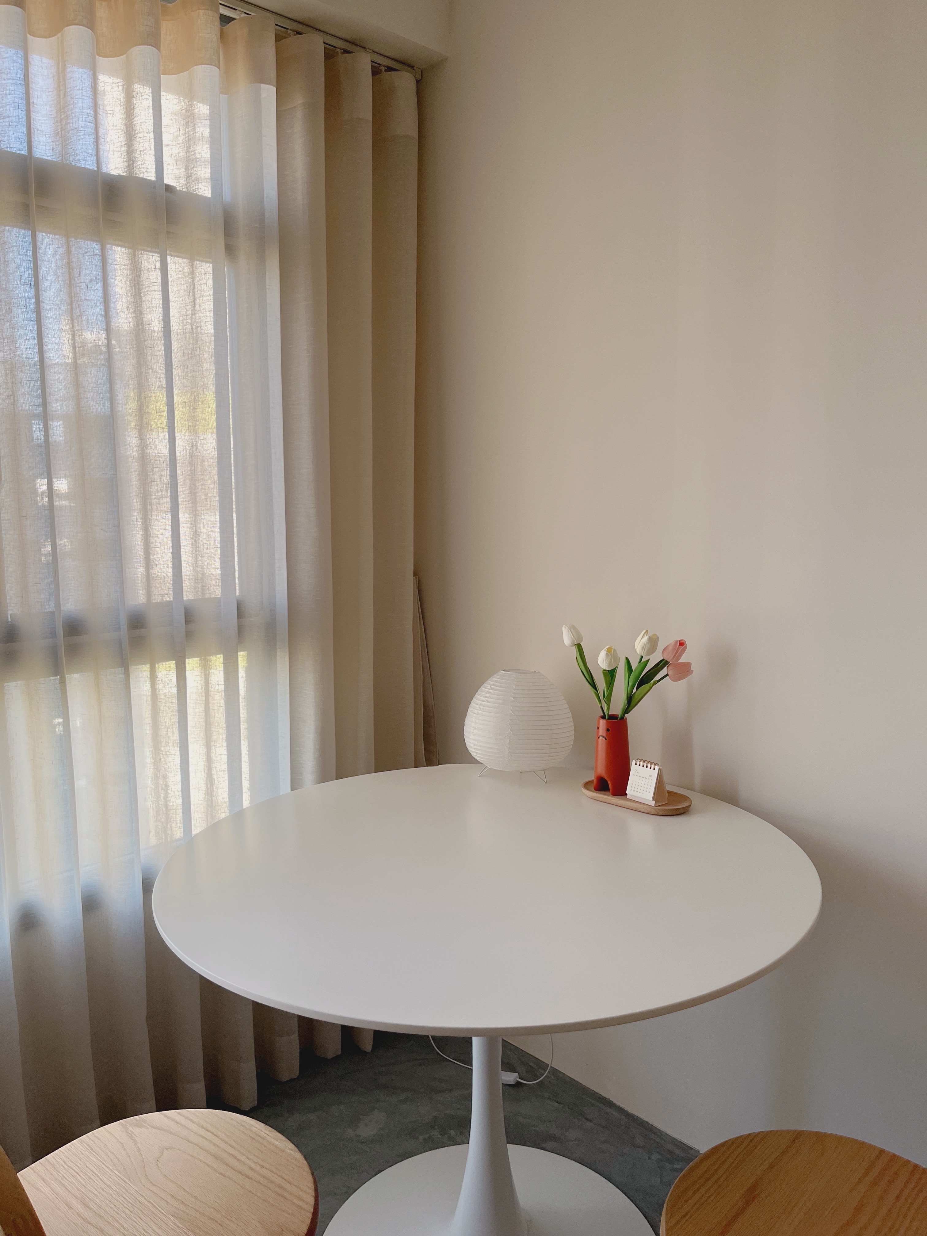 Spruced-up-dining-table-with-under-$15-buys