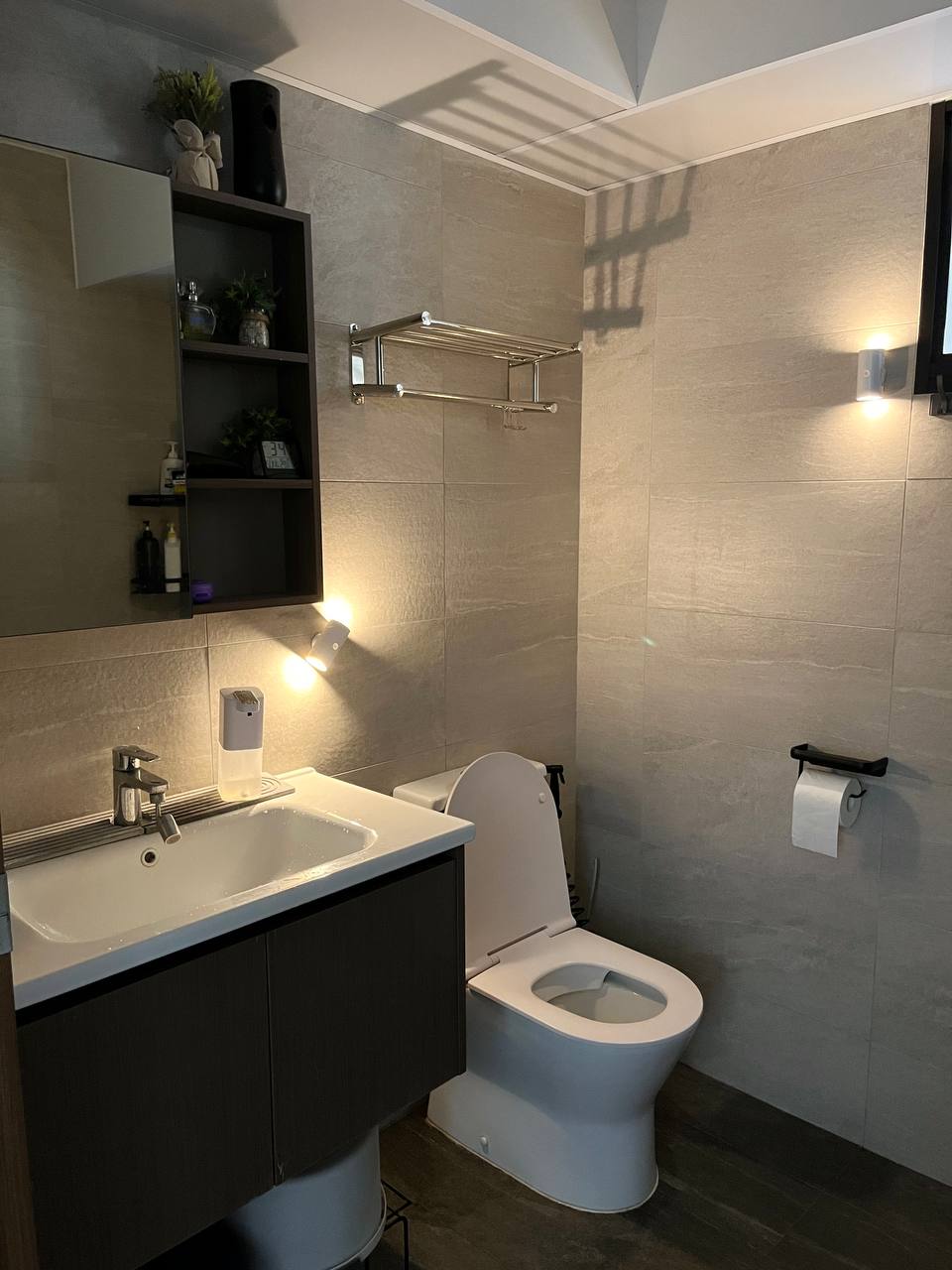 Illuminate-your-toilet!