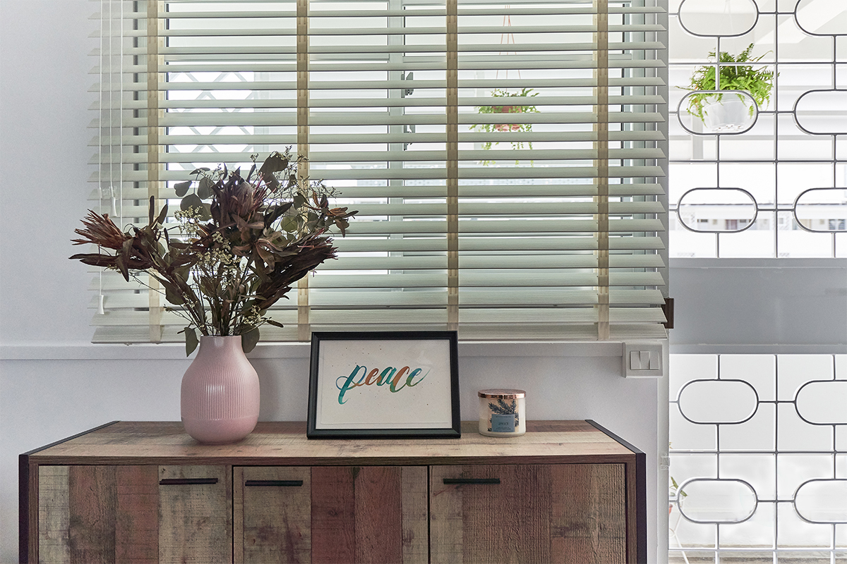 Stirling Road: A Calm, Thoughtful 3-Room Resale 1970