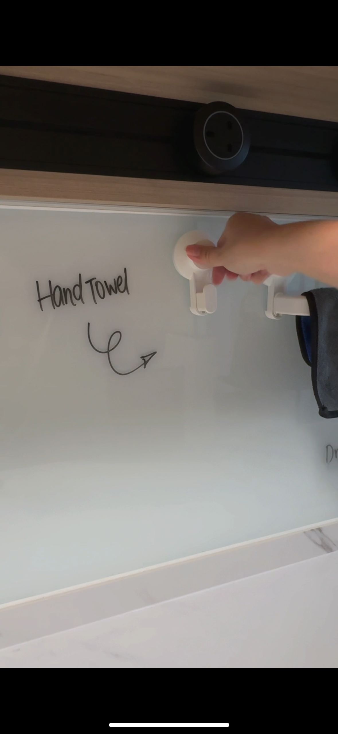 4 Reasons Why We Use Glass Backsplash