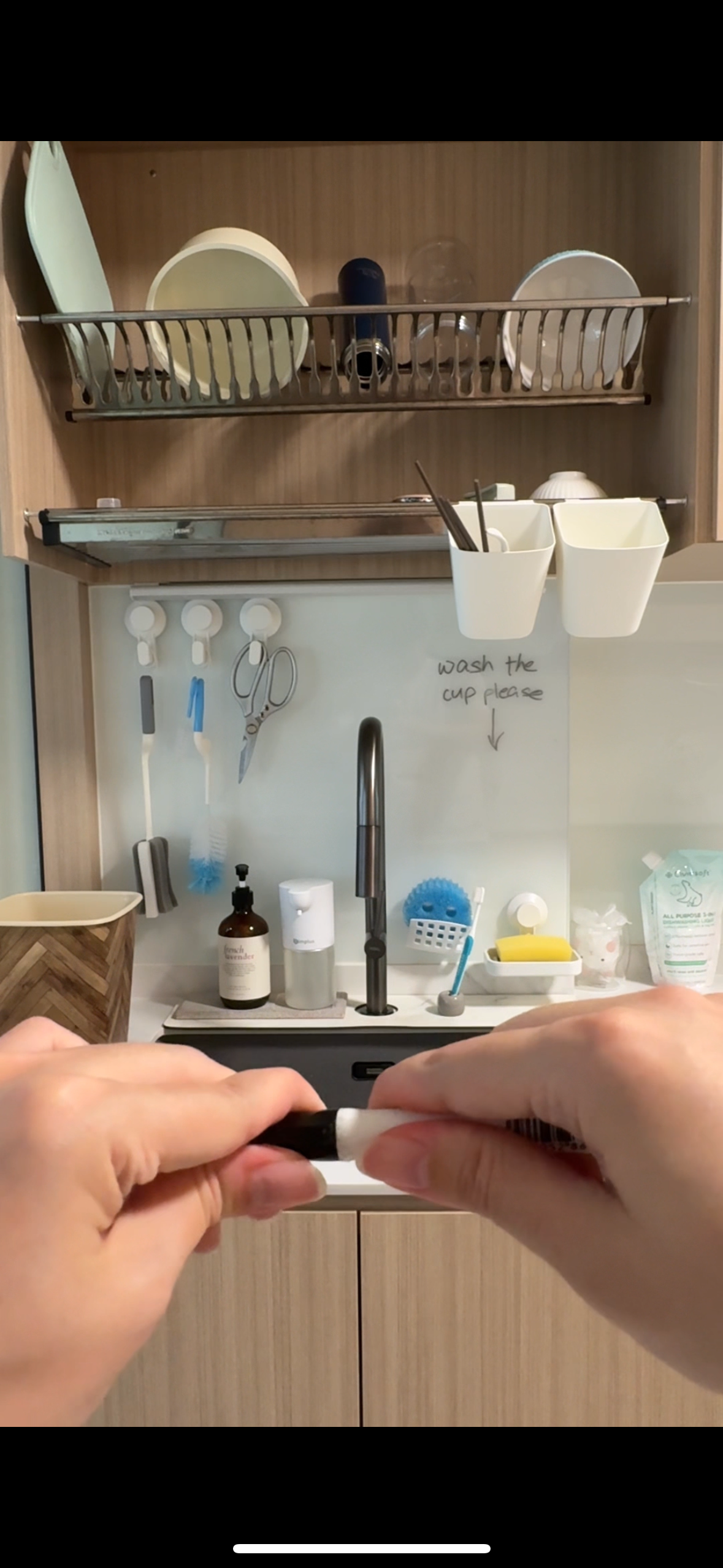 4 Reasons Why We Use Glass Backsplash