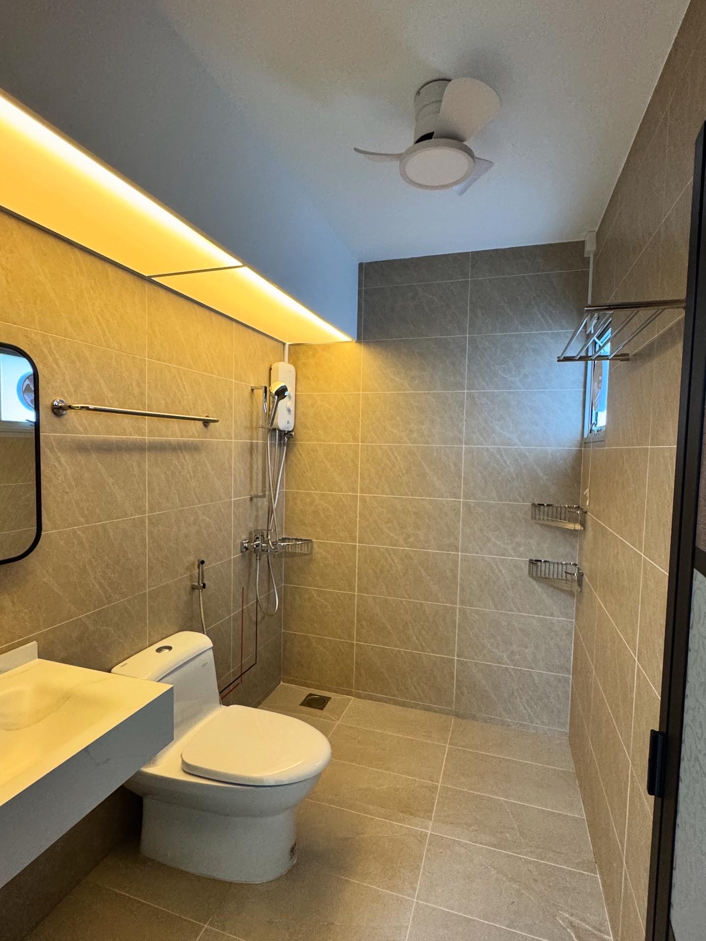 Tengah-BTO:-Transforming-your-bathroom-without-spending-a-lot-