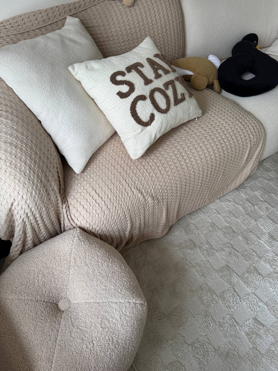 -🧸Materials,-Textures-&-Colors:-A-Warm-Take-on-Cozy-Minimalism-✨