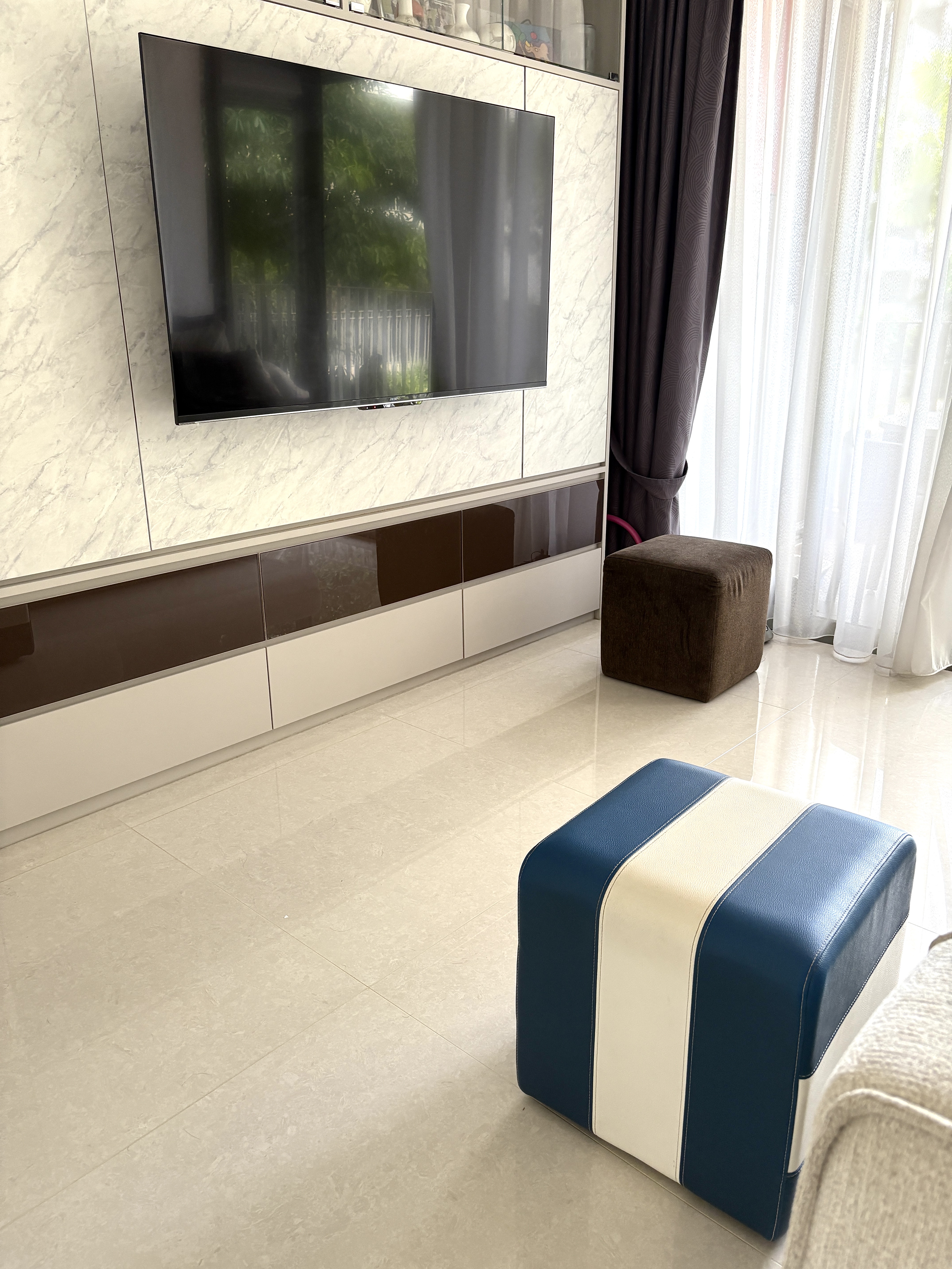 minimalistic-style-living-room-and-dining-room
