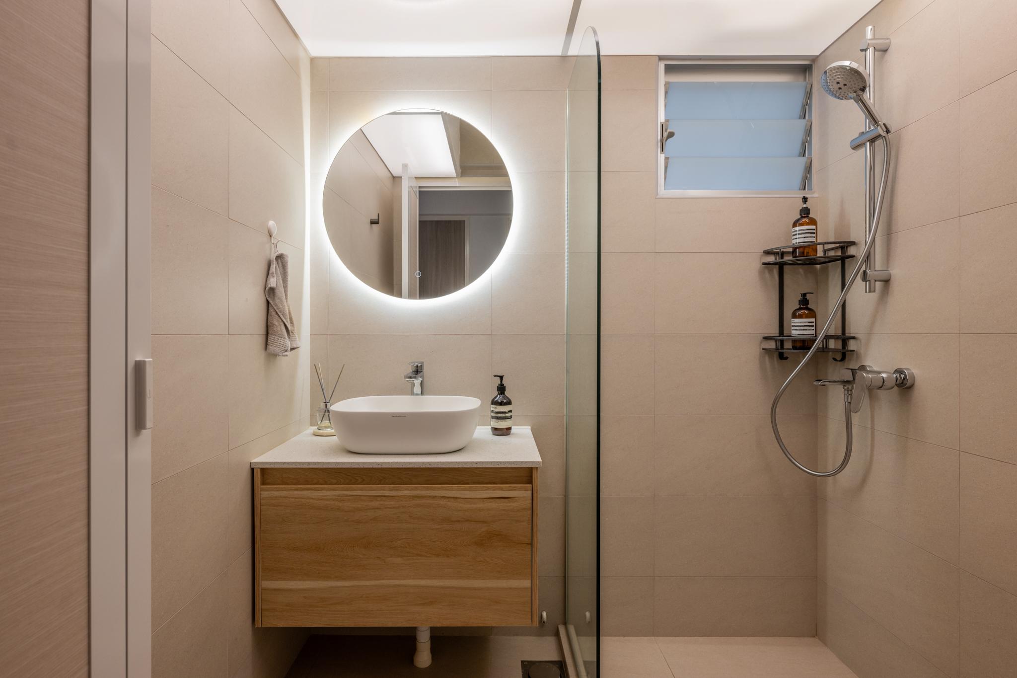 Home-Tour:-Creamy-4-room-HDB-With-Japandi-Touches