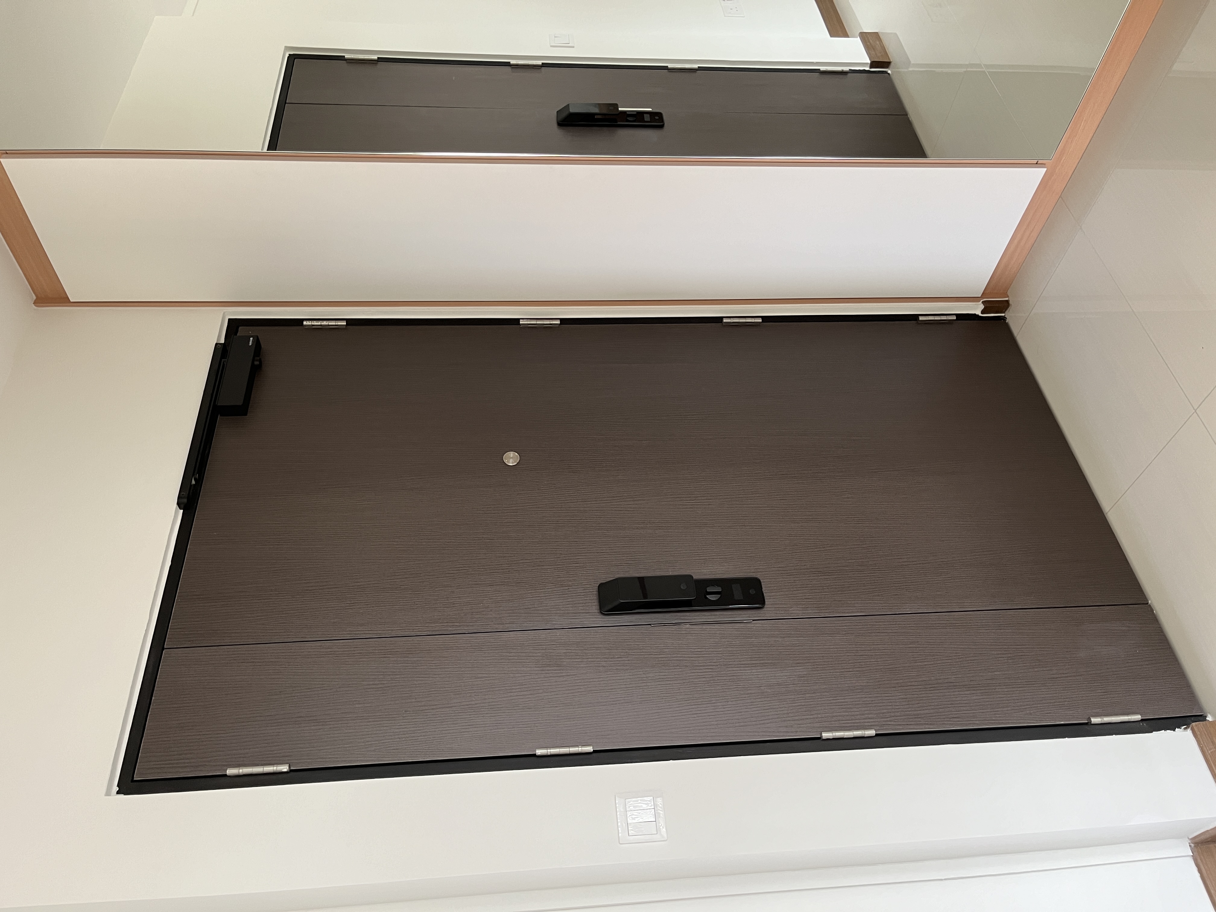 Change-the-look-of-your-main-HDB-door-easily!-