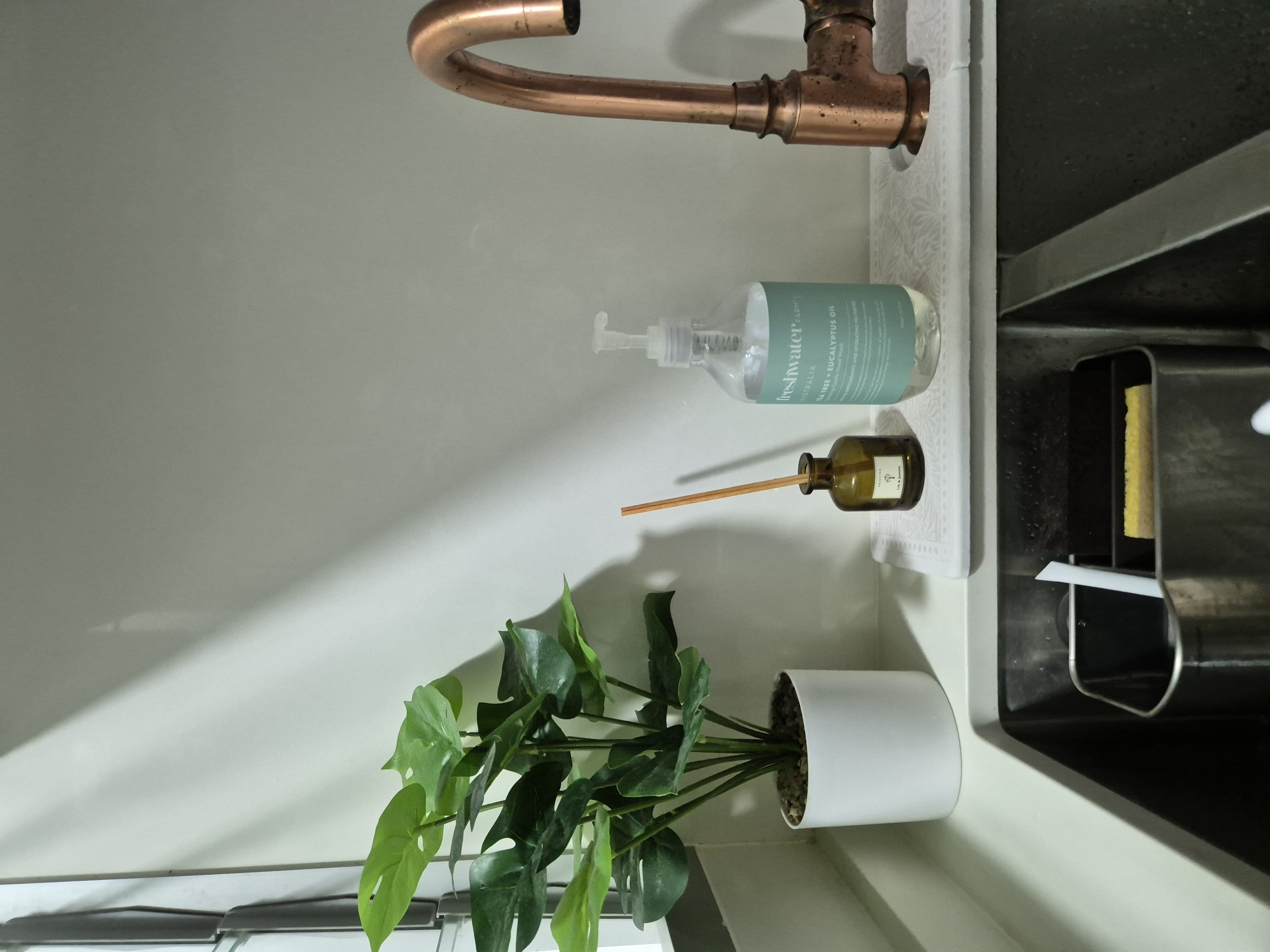 Goodbye grout moulds! Hello, Diatomite mat for sinks!