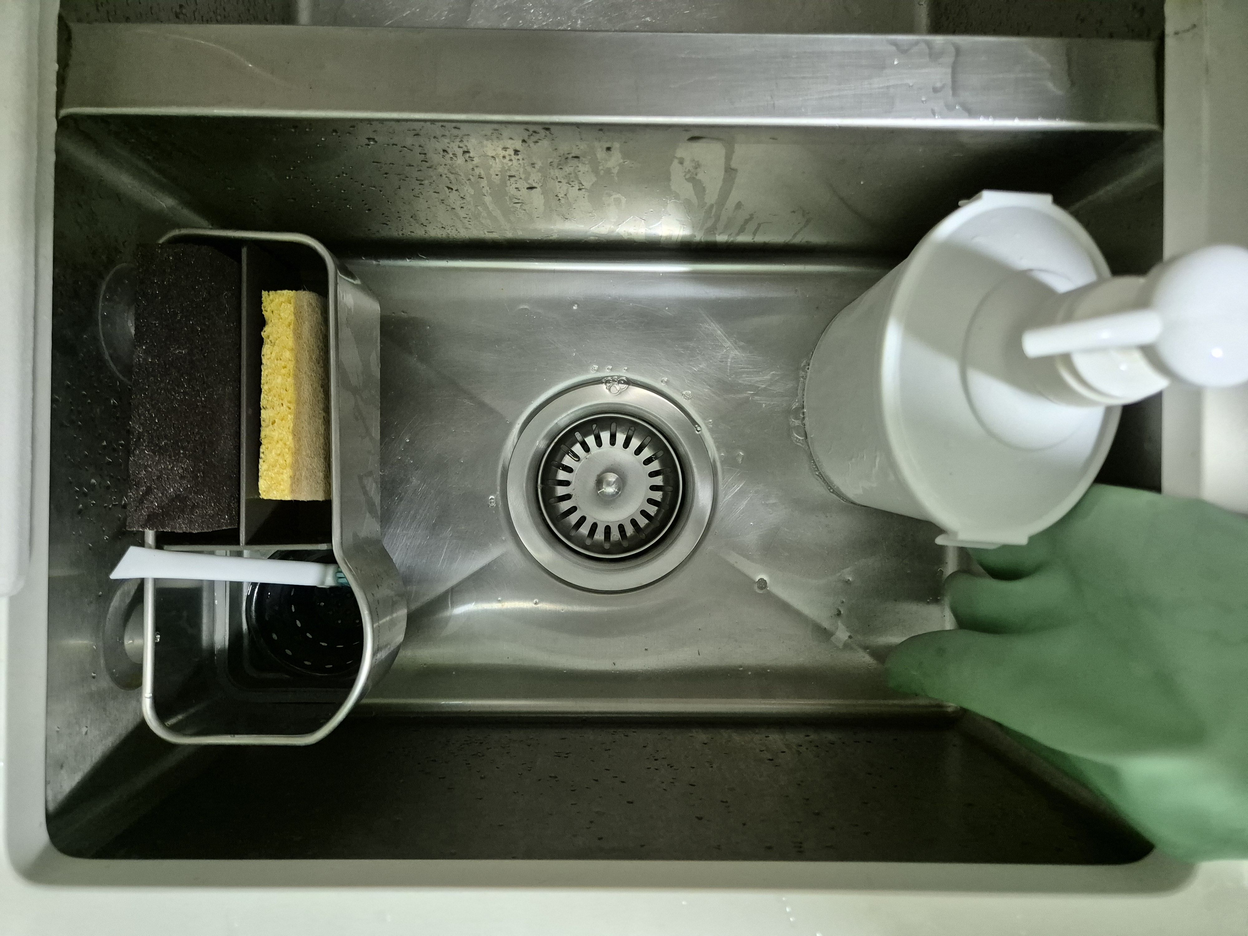 Goodbye grout moulds! Hello, Diatomite mat for sinks!