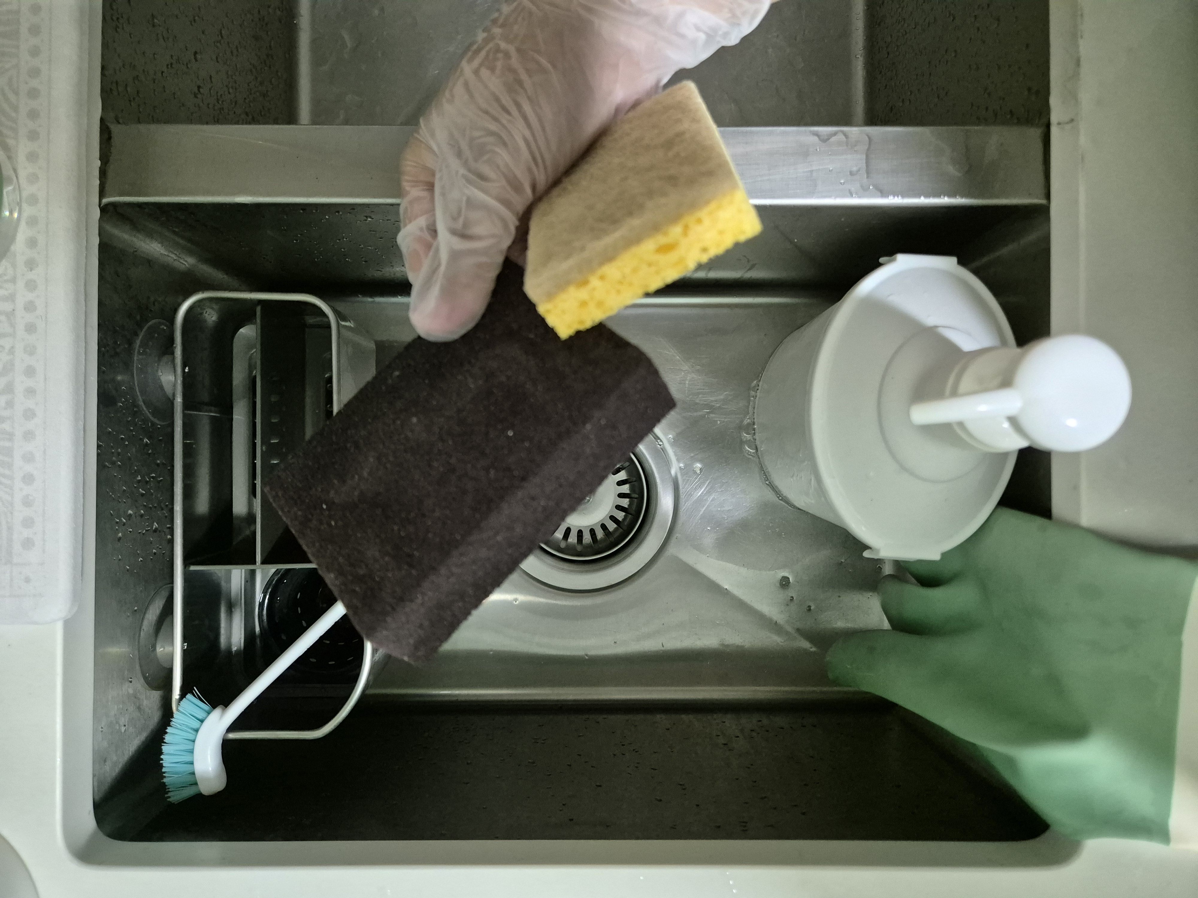 Goodbye grout moulds! Hello, Diatomite mat for sinks!