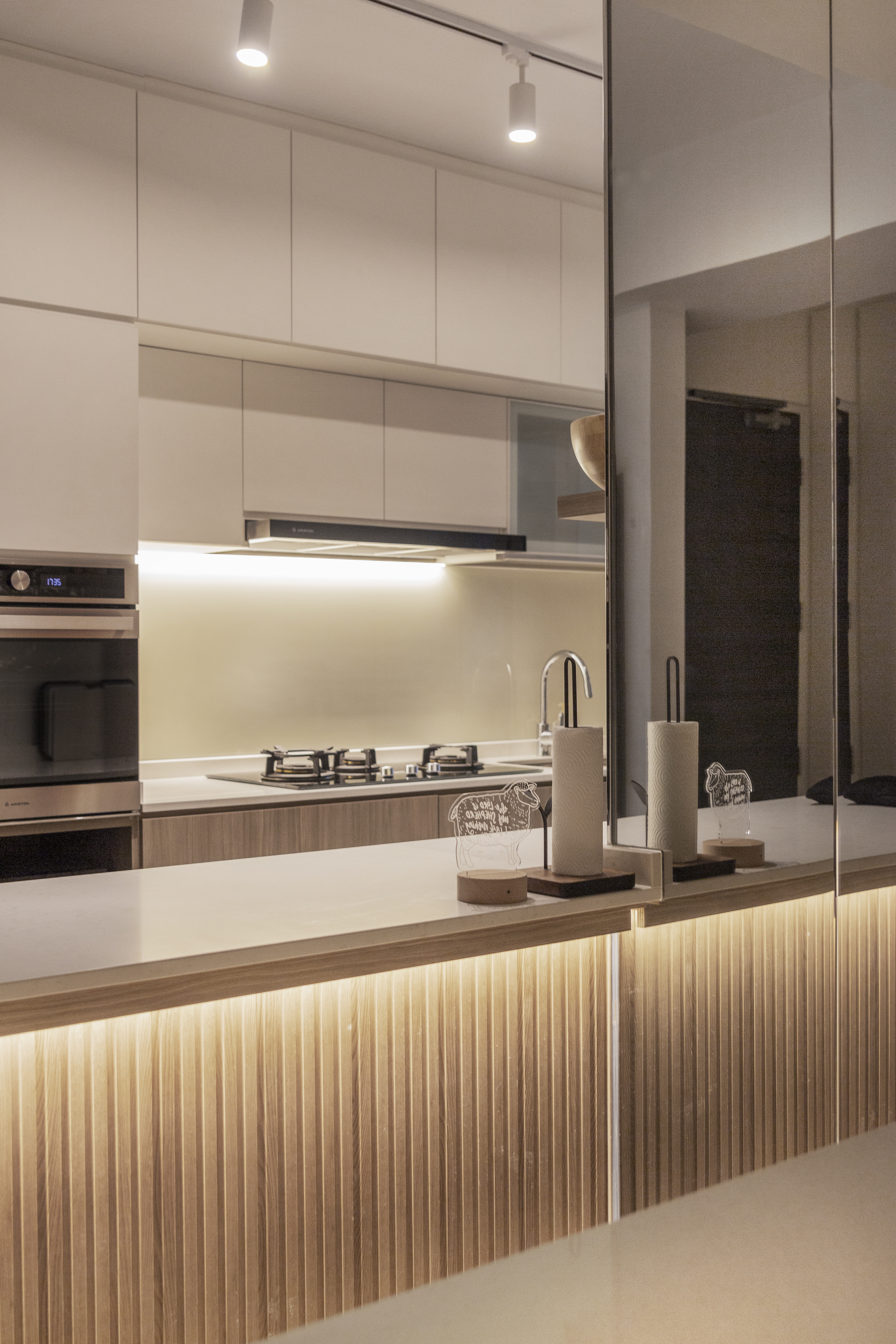 White Slated - Chai Chee