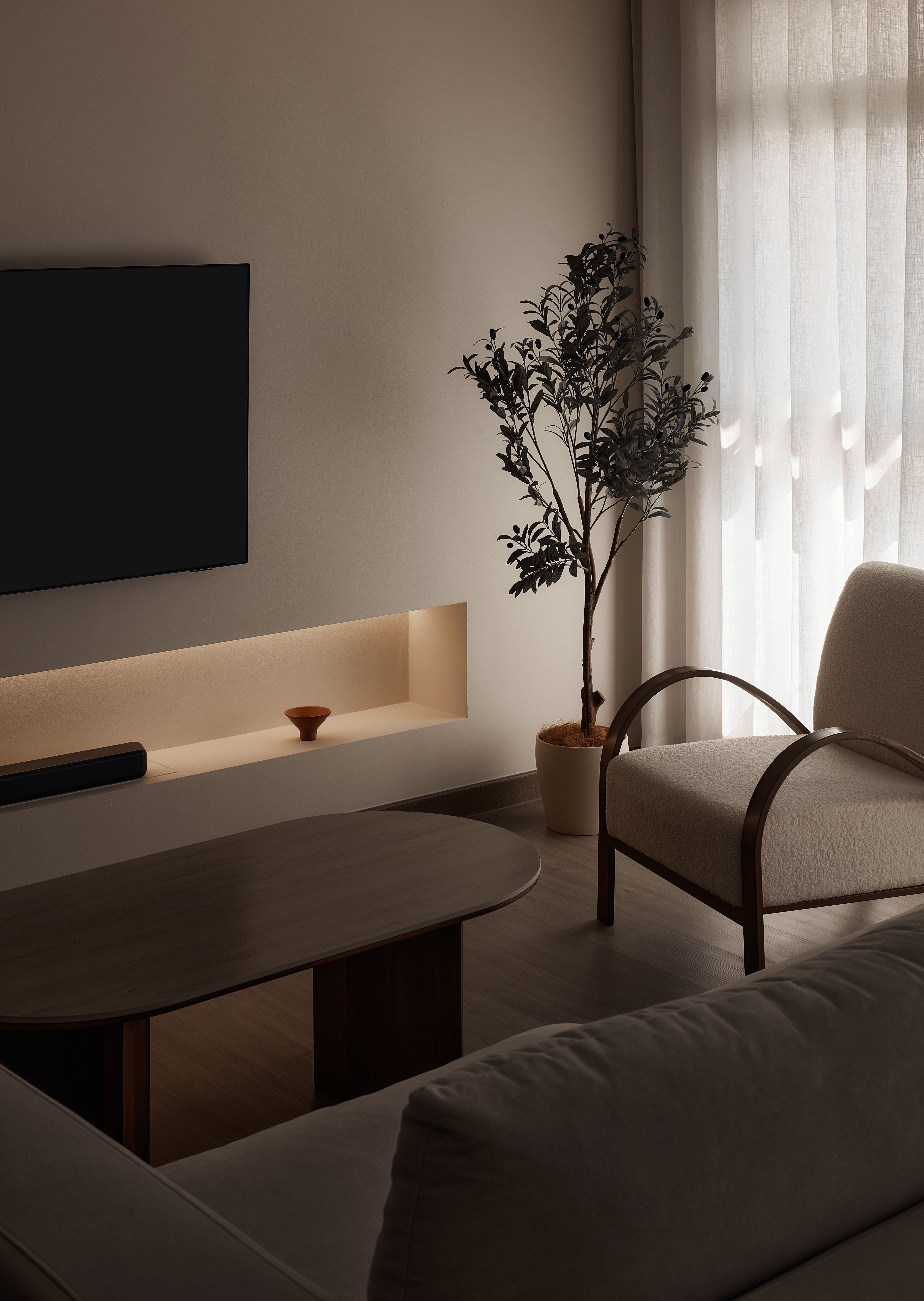 Living Room - How we kept the clutter away!