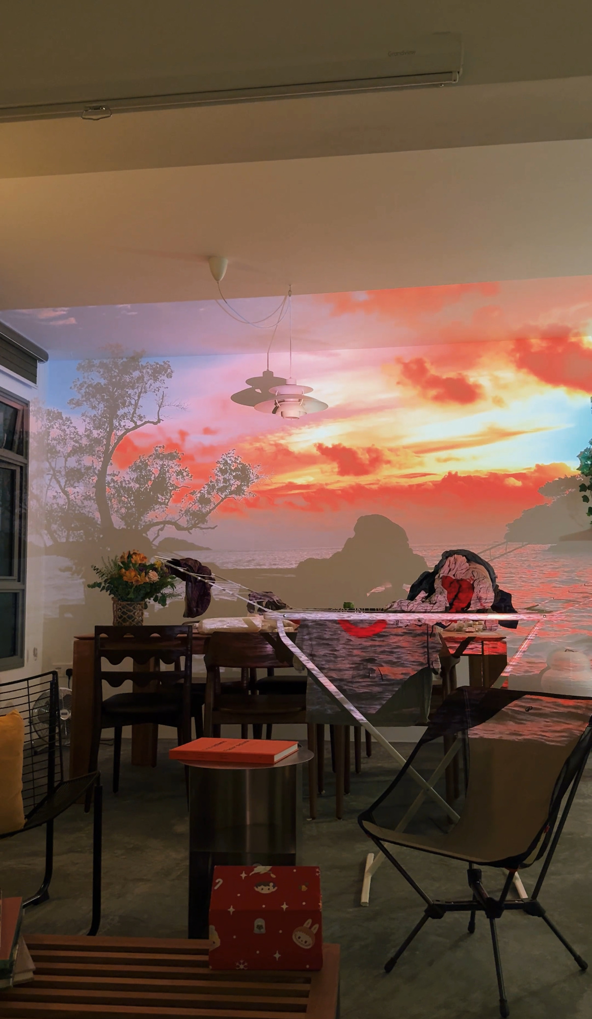 Haus Kobe | Projector