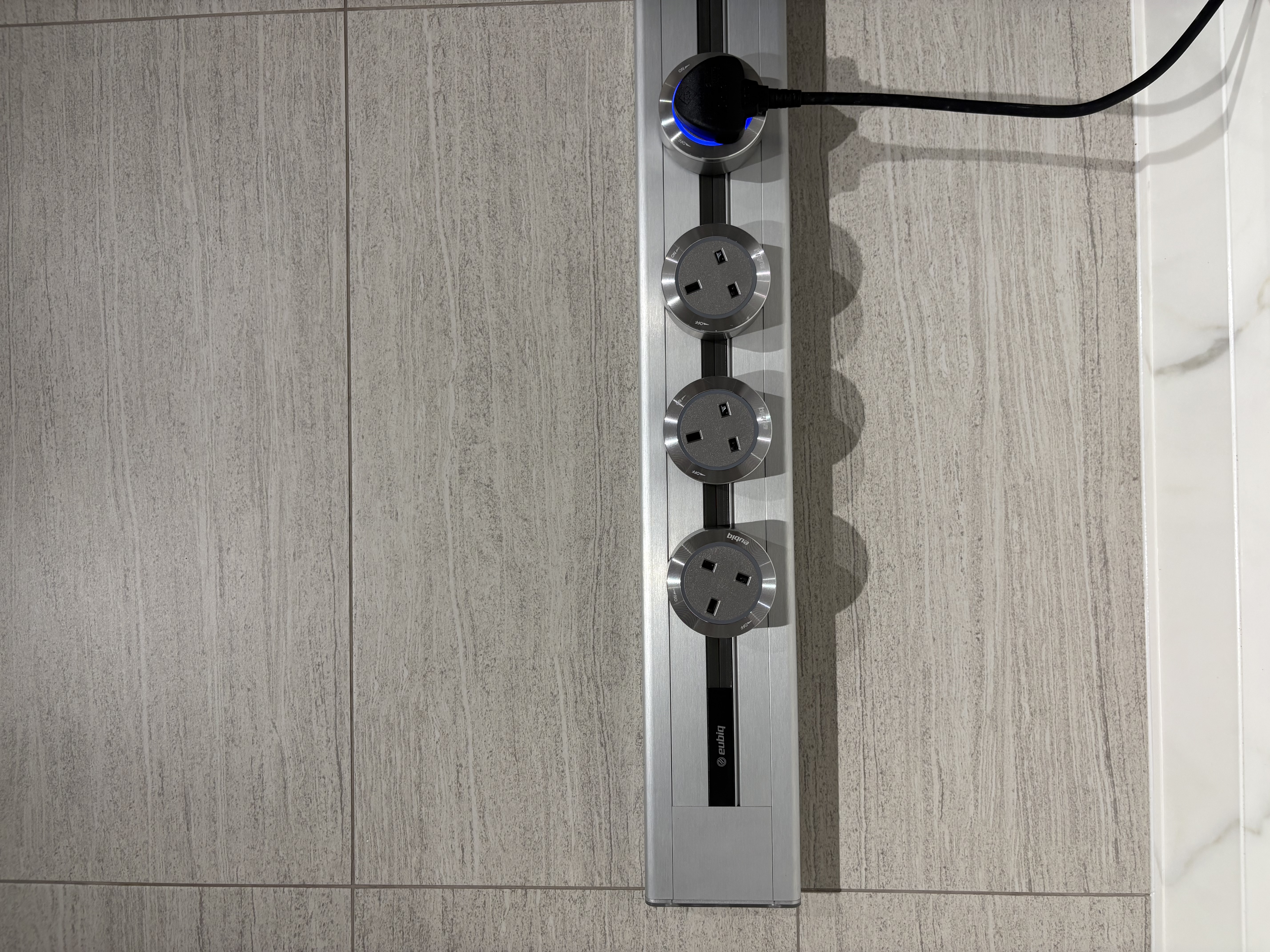 Take a look on our Modern Hotel/Condo vibes kitchen 🥰