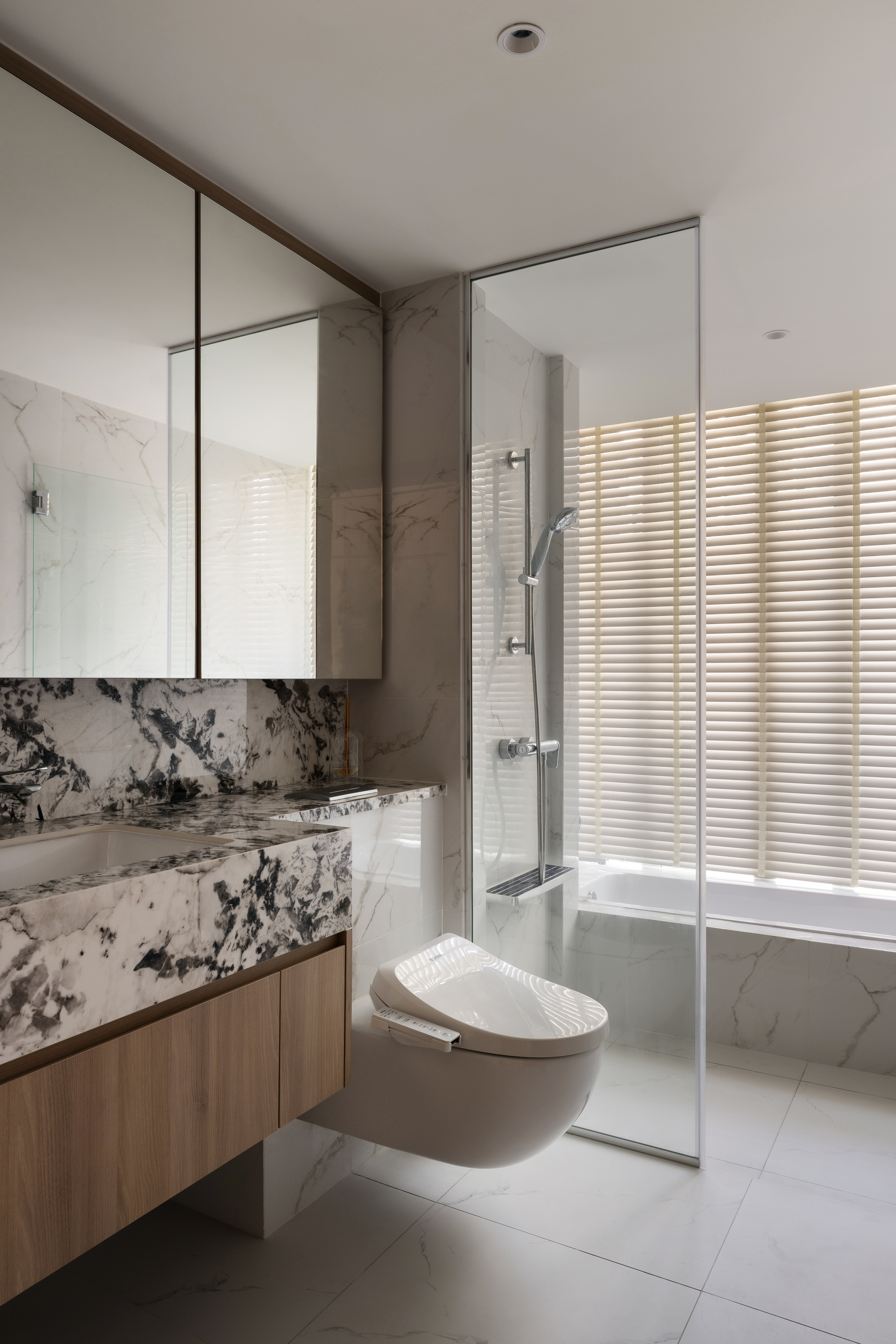 Living by the Sea! Ocean Drive apartment