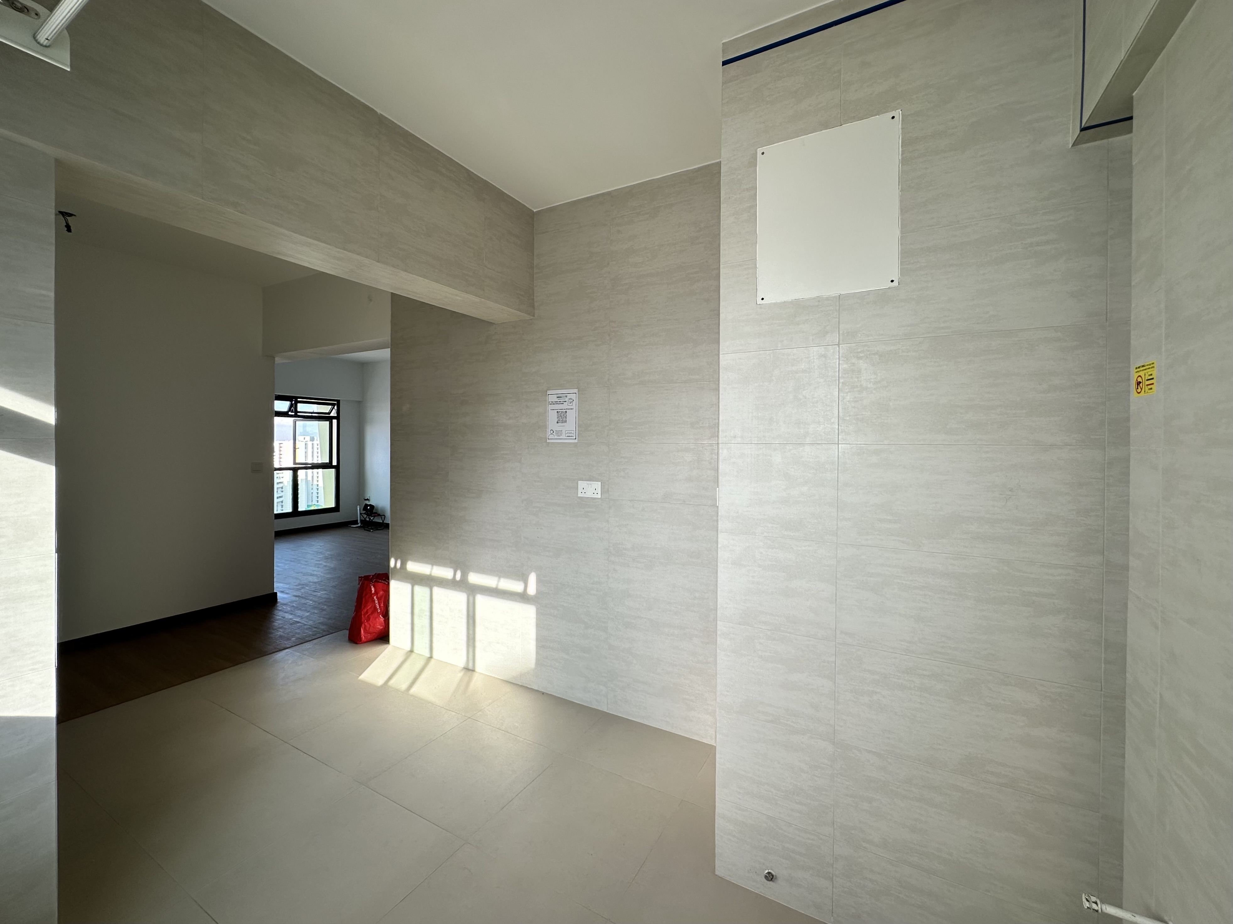A Wall That Can’t Be Moved… Make It Intentional | Tampines BTO