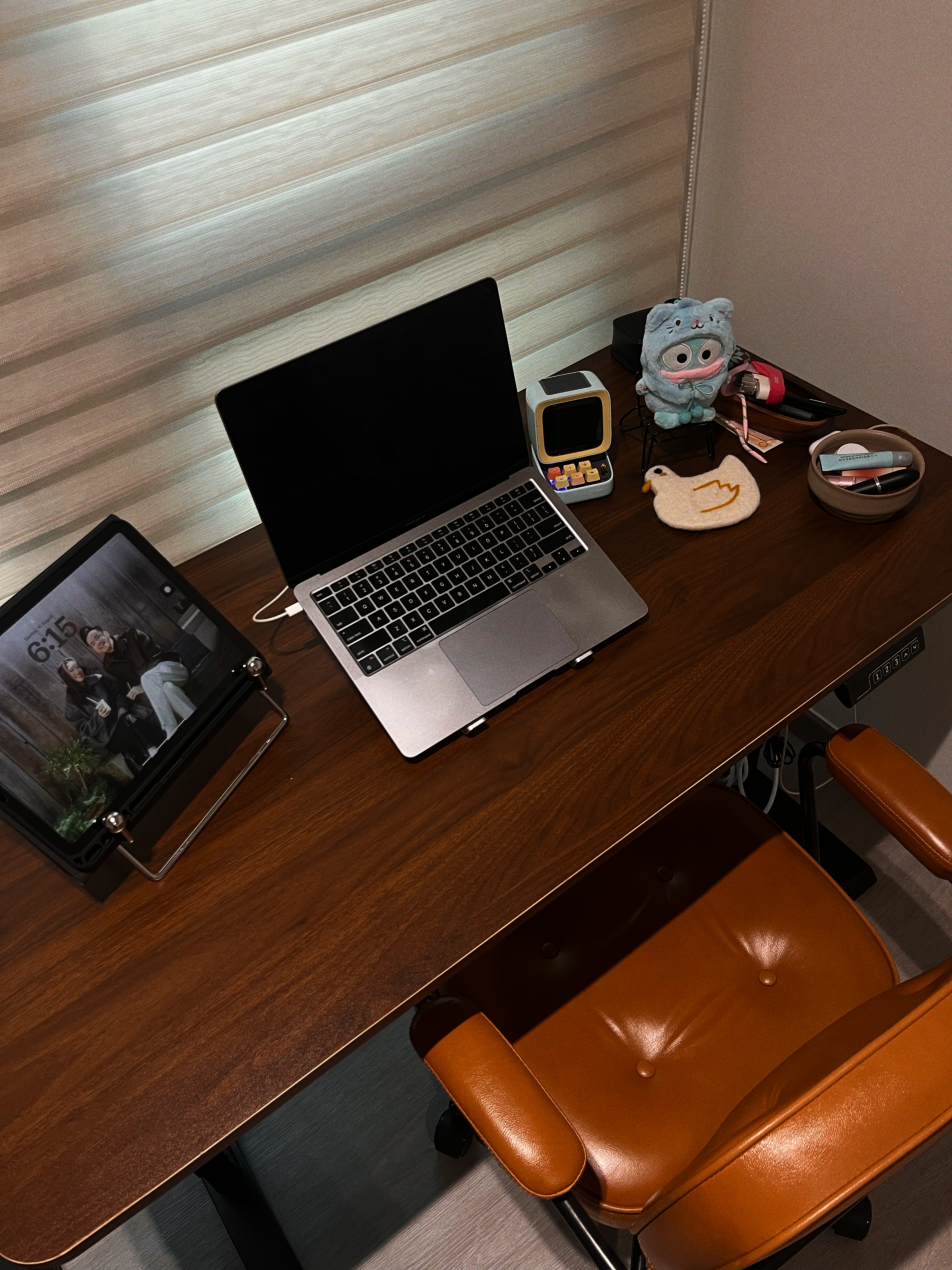 His & Hers Study Room 🖥️