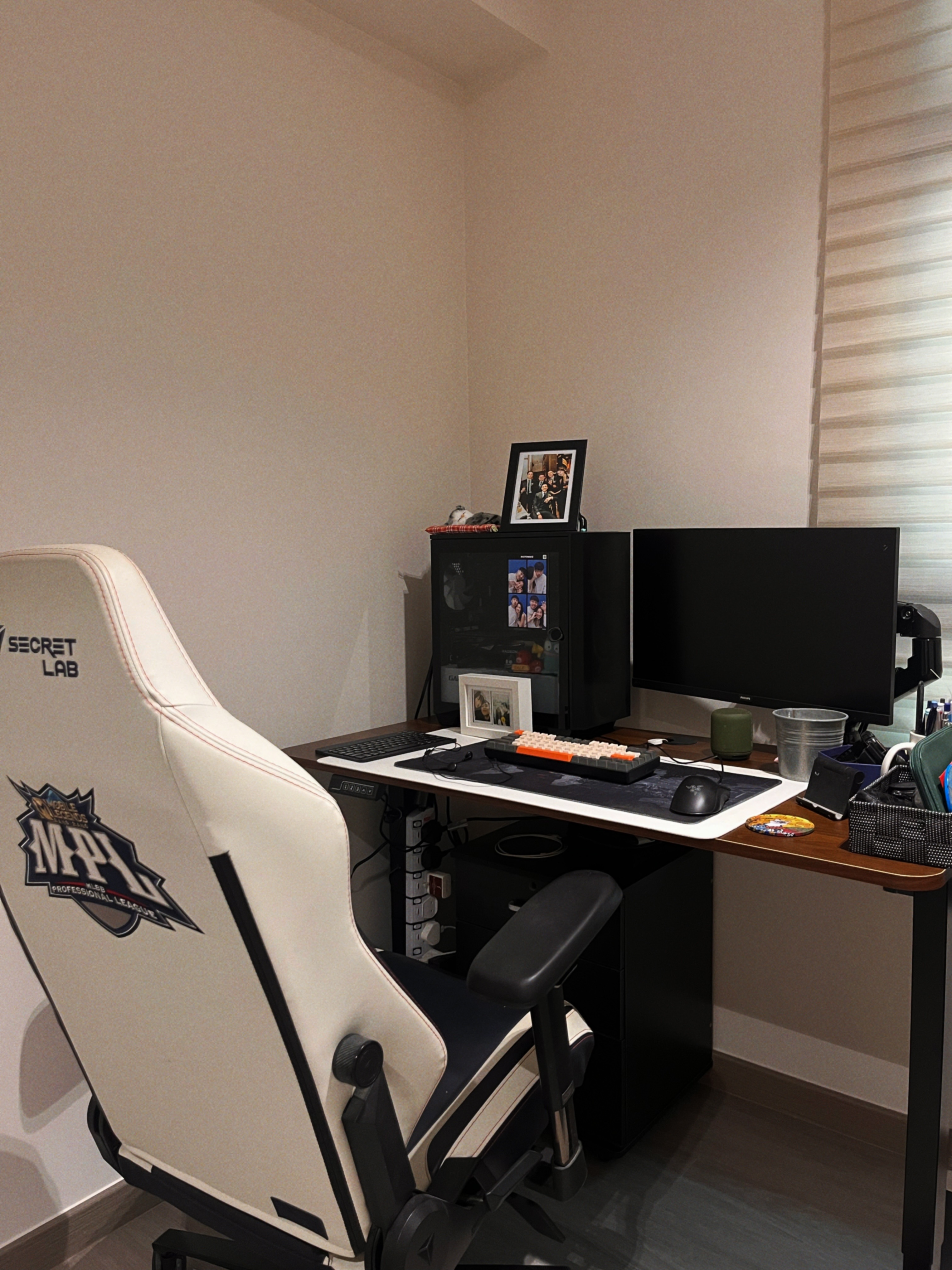 His & Hers Study Room 🖥️
