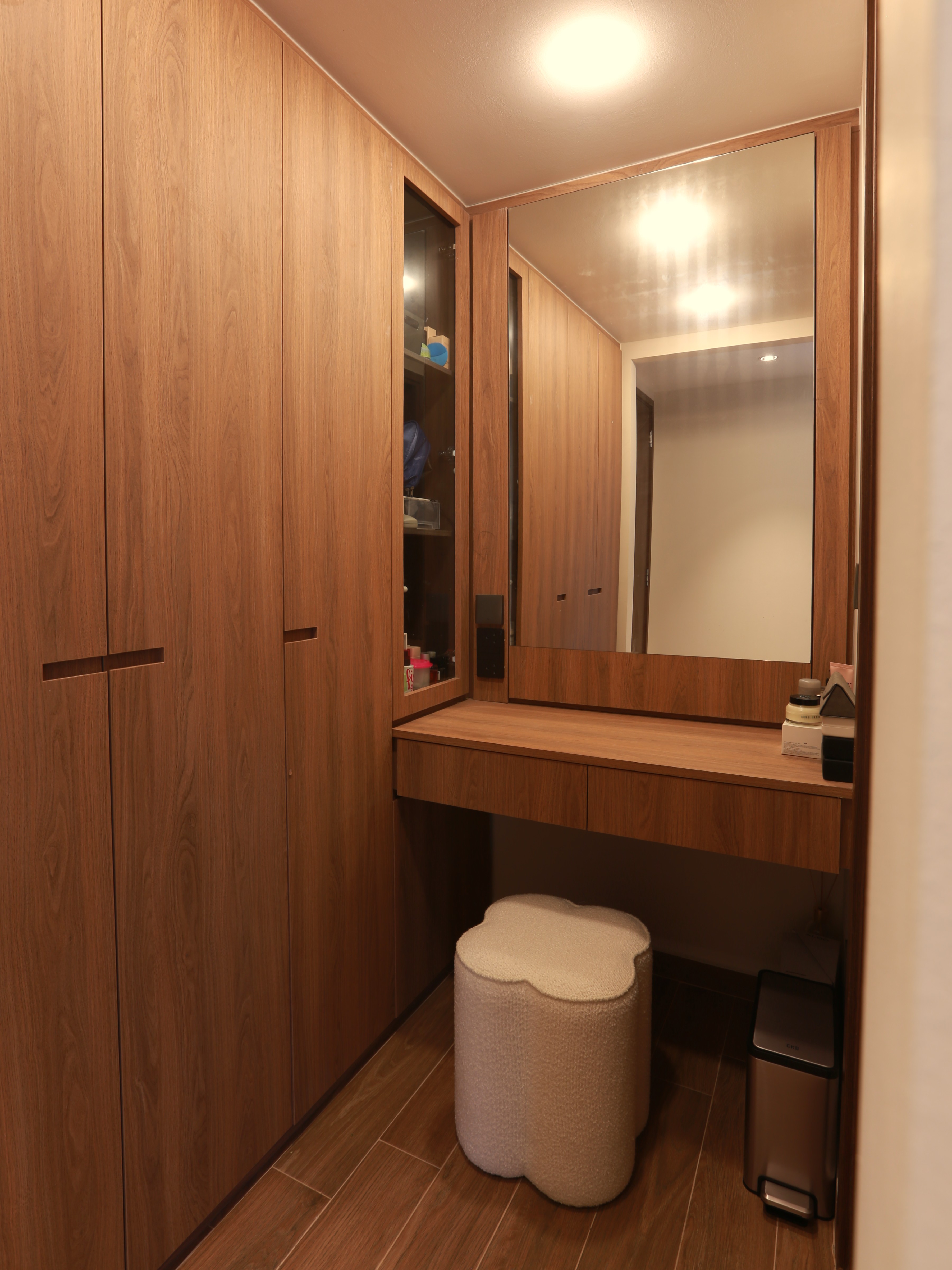 Reno-Idea-for-Walk-In-Wardrobe