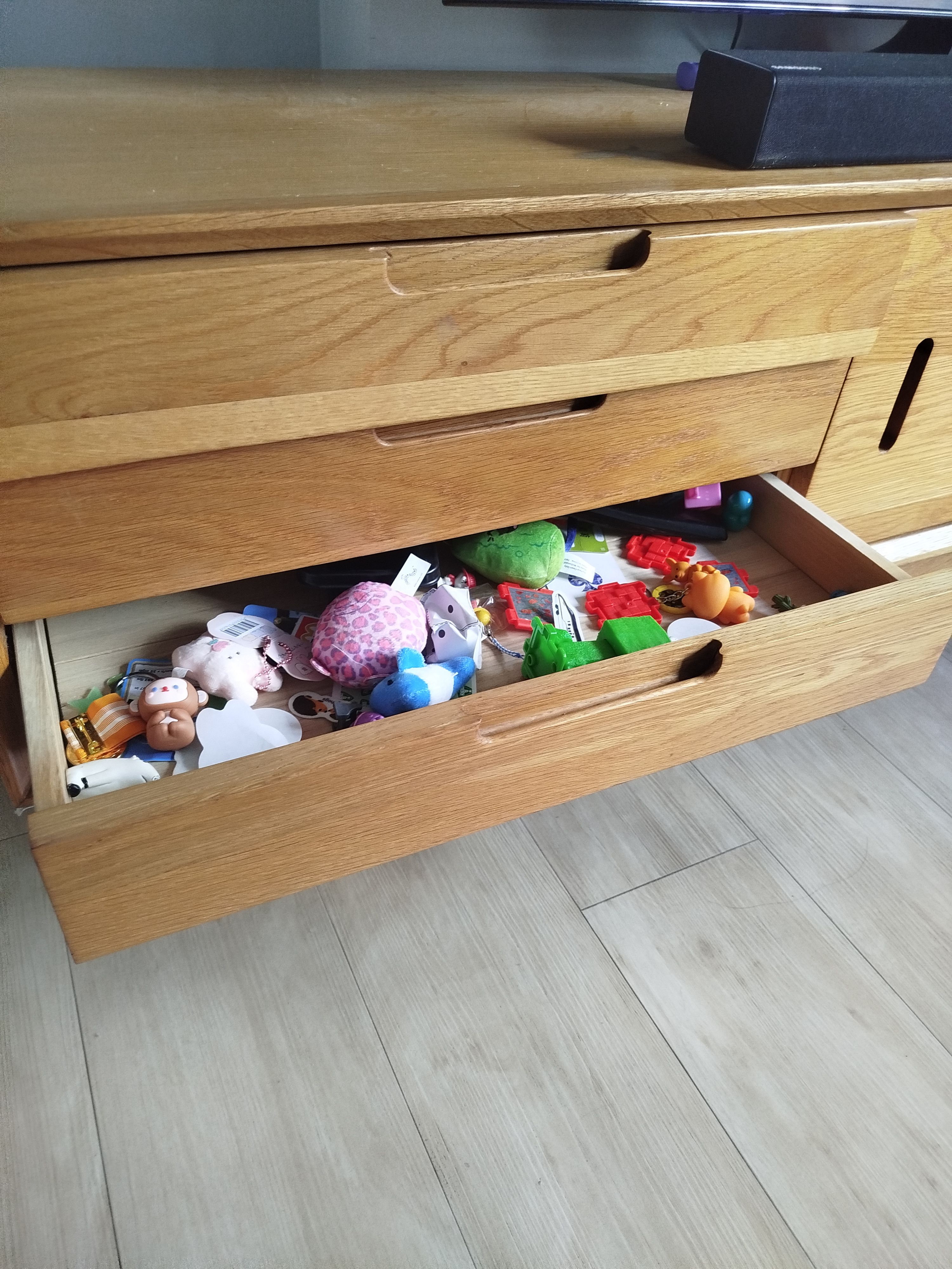Play and Peace: Clever Ways to Store Toys in the Living Room