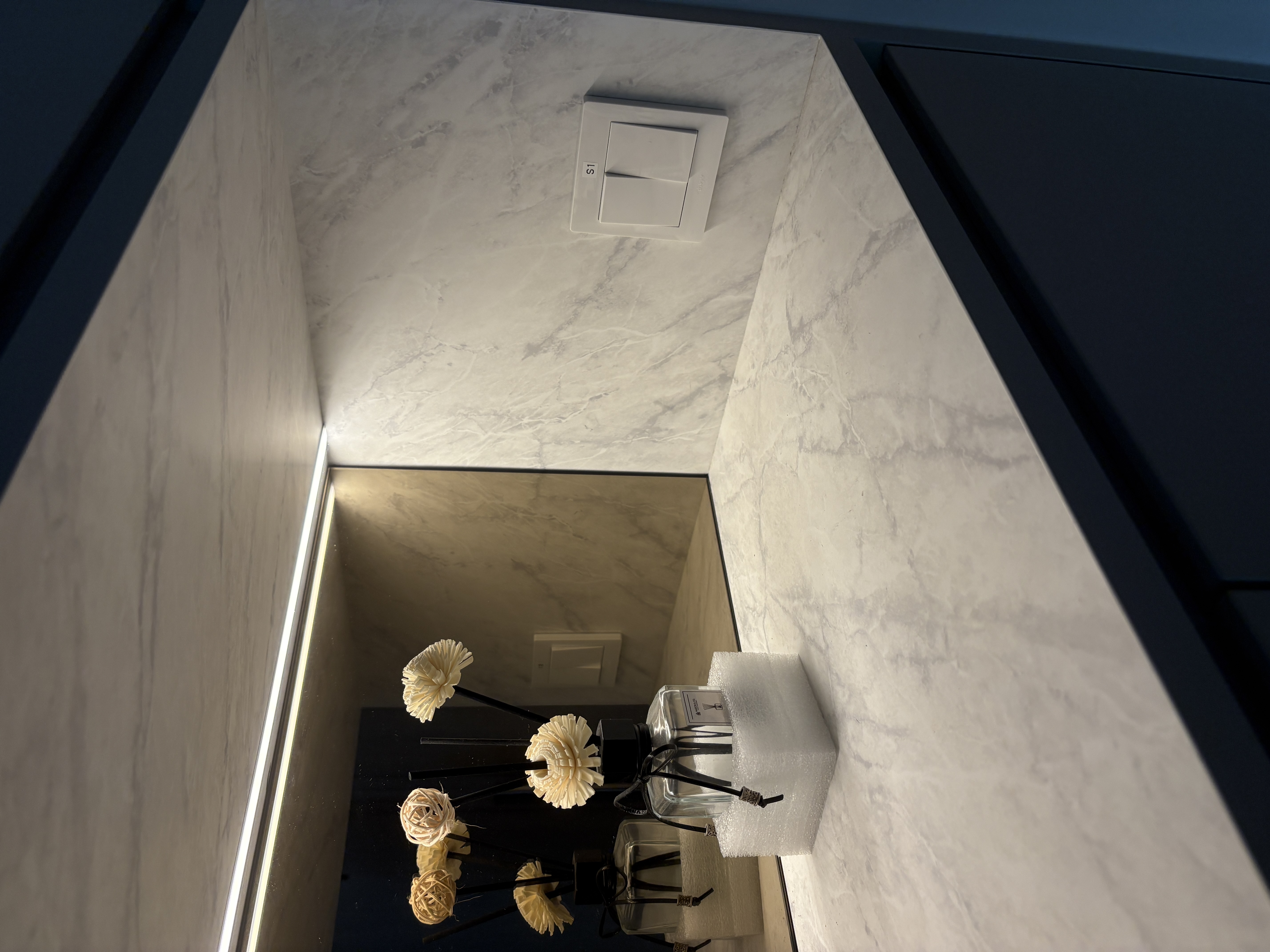creating-a-minimalistic-entryway