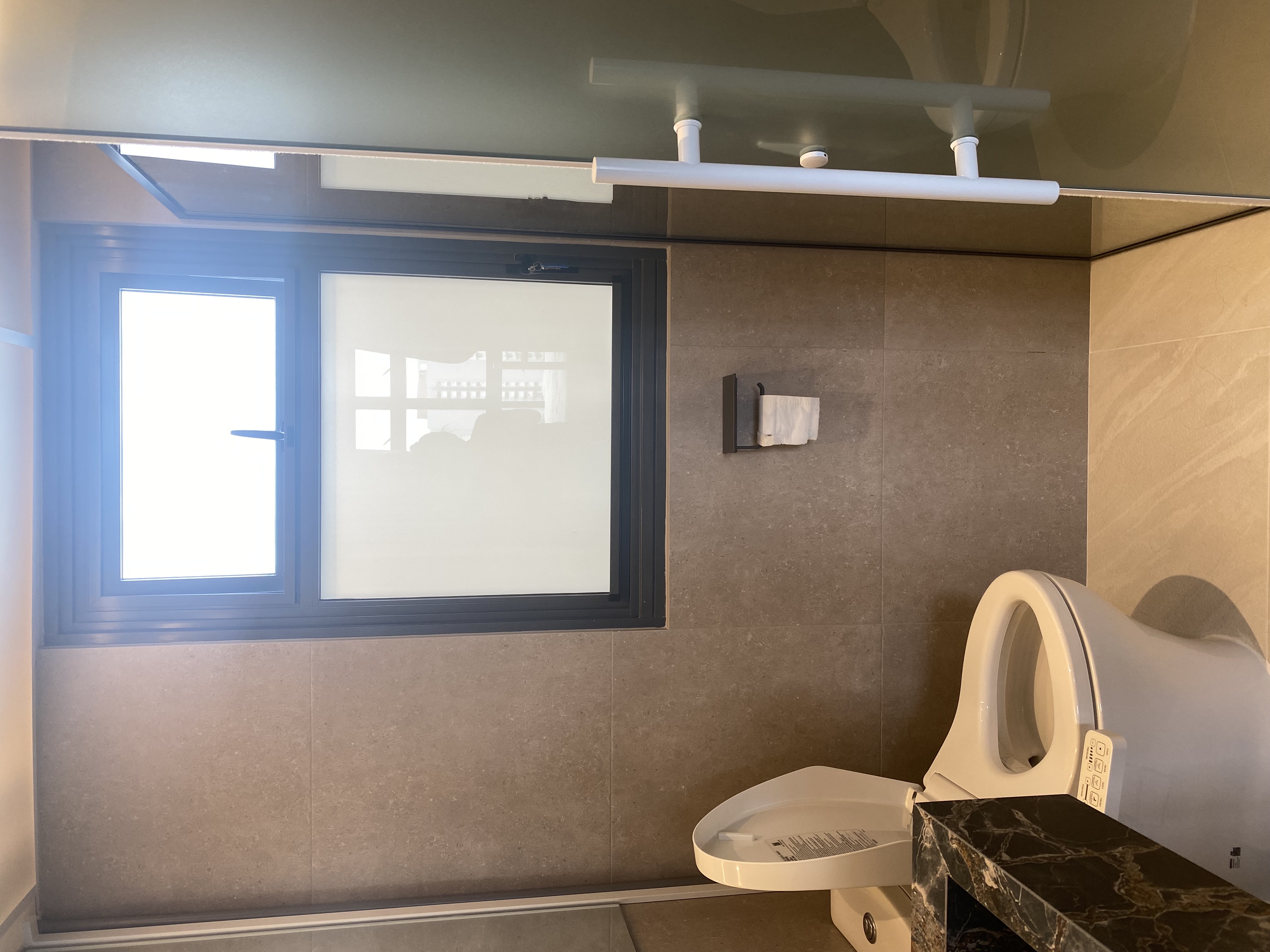 $77k Creamy Minimalist 4R BTO with 8.5x5ft Island & Coffee Bar