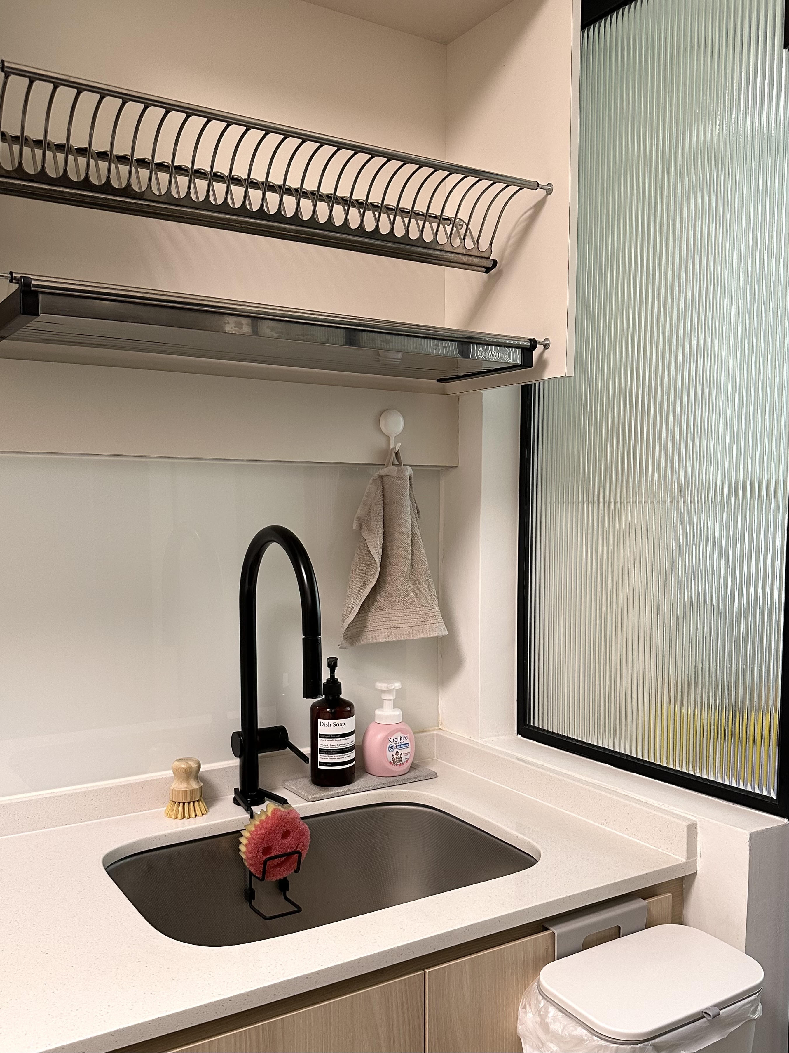 Our Galley Kitchen: Simple, Functional, Easy To Clean 🍚