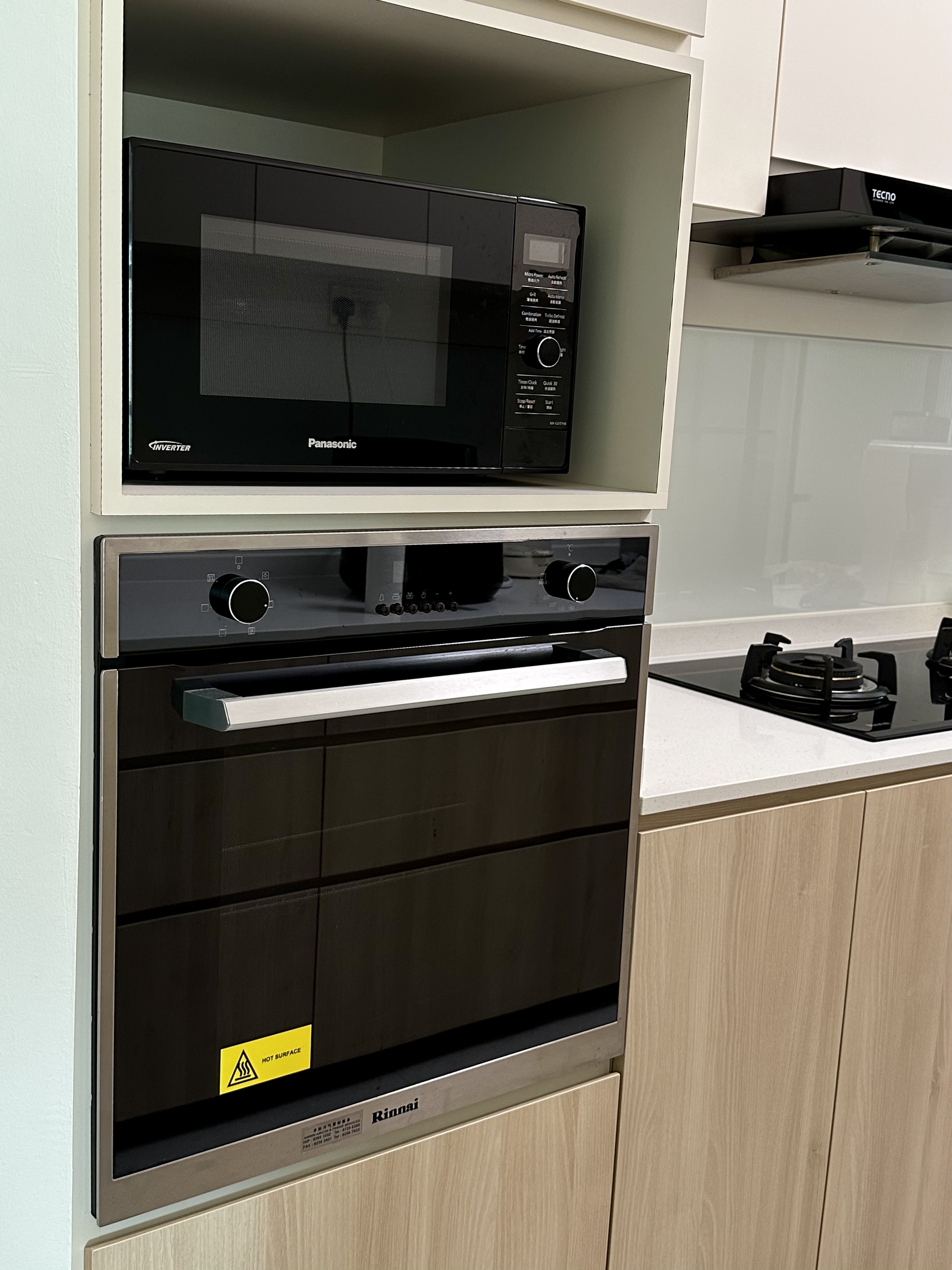 Our Galley Kitchen: Simple, Functional, Easy To Clean 🍚