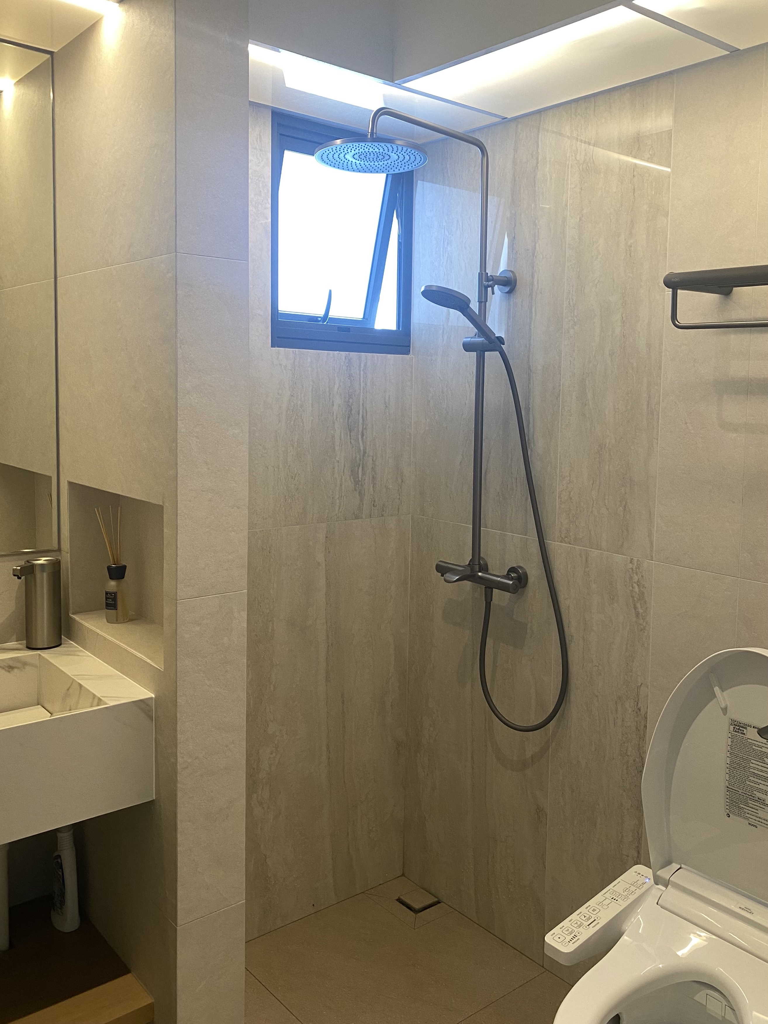 Hotel-Vibes Light & Dark Theme Bathrooms✨