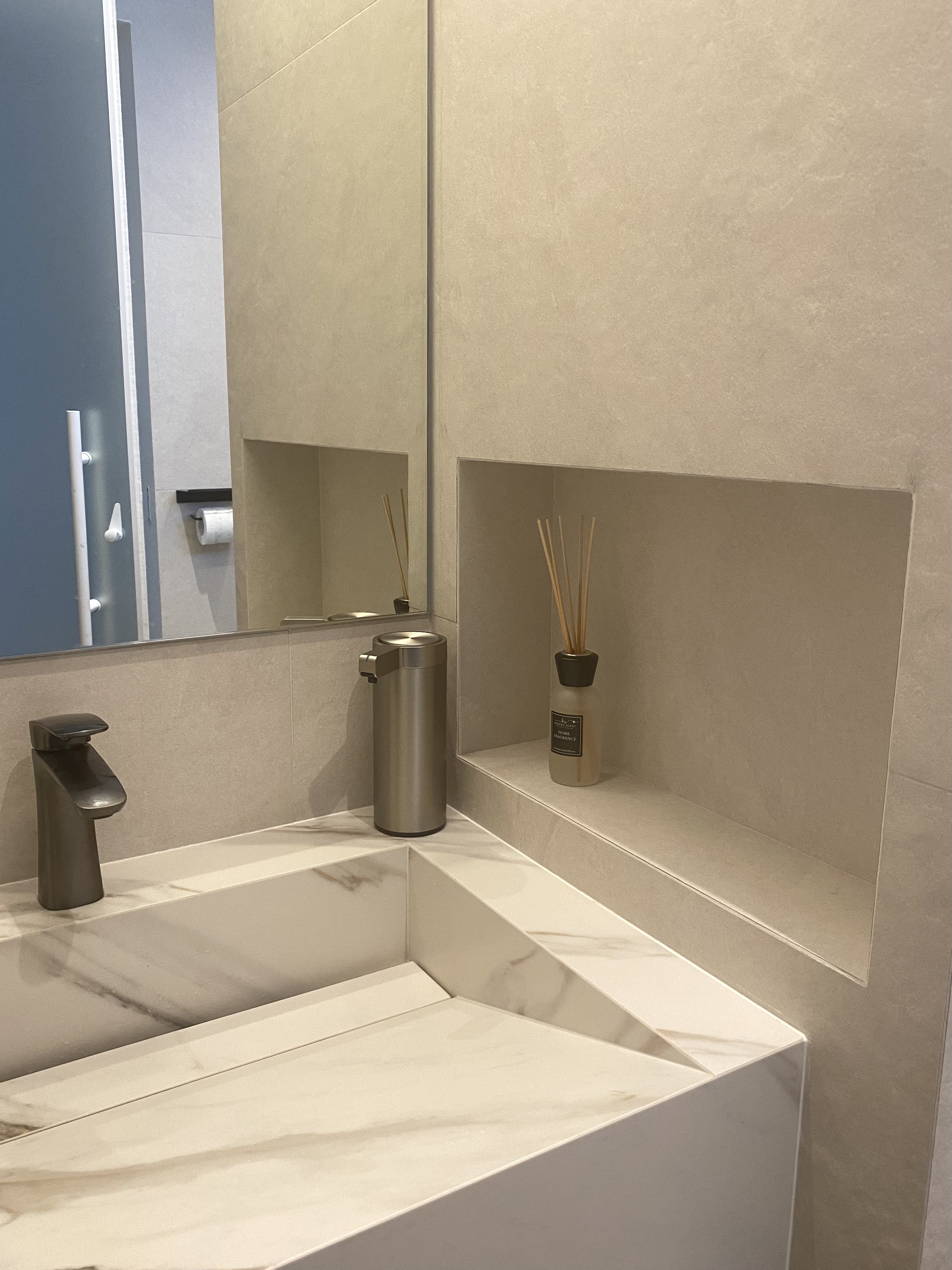 Hotel-Vibes Light & Dark Theme Bathrooms✨