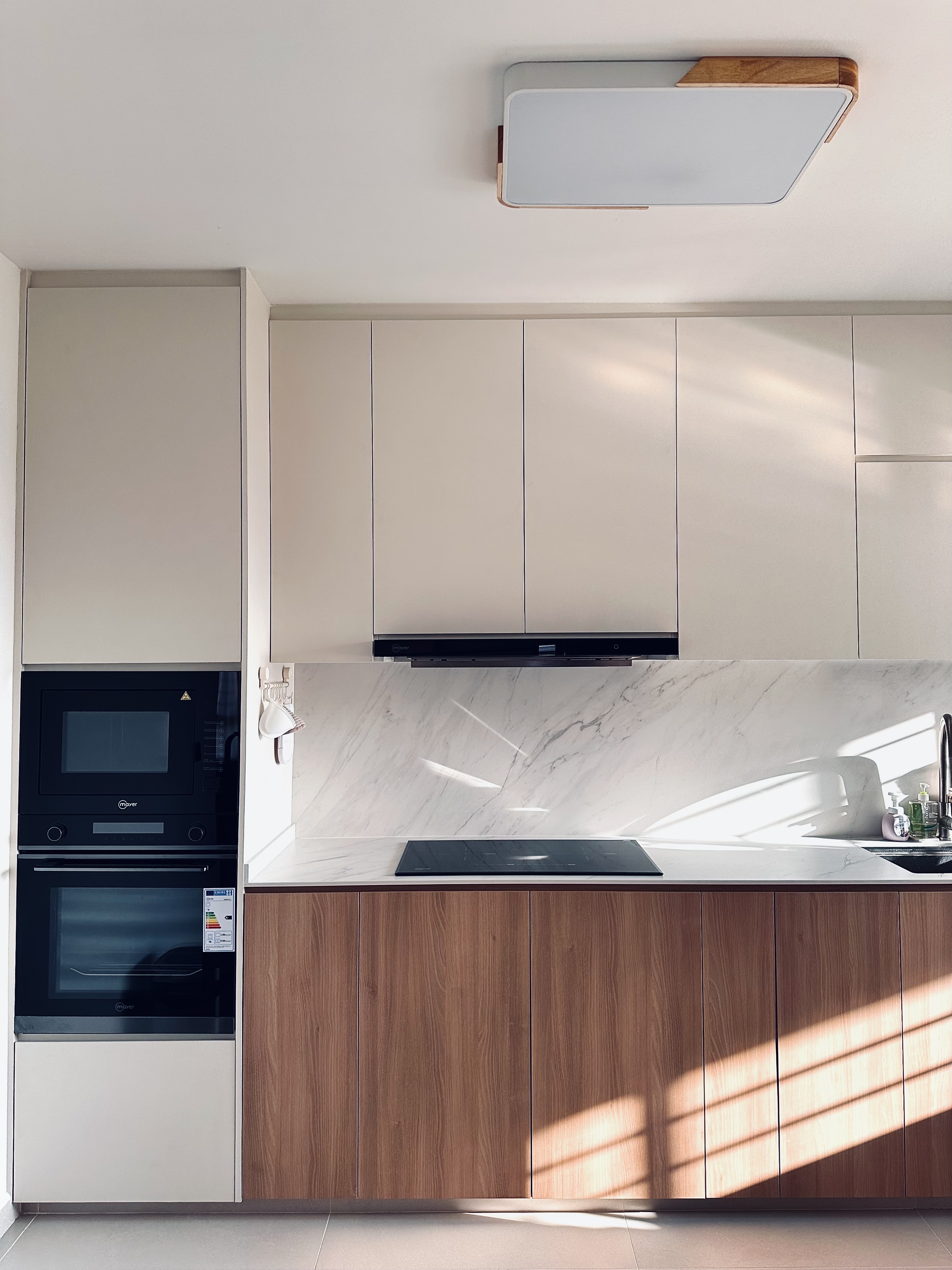 All-light,-we-let-our-electrician-choose-all-the-lights-💡