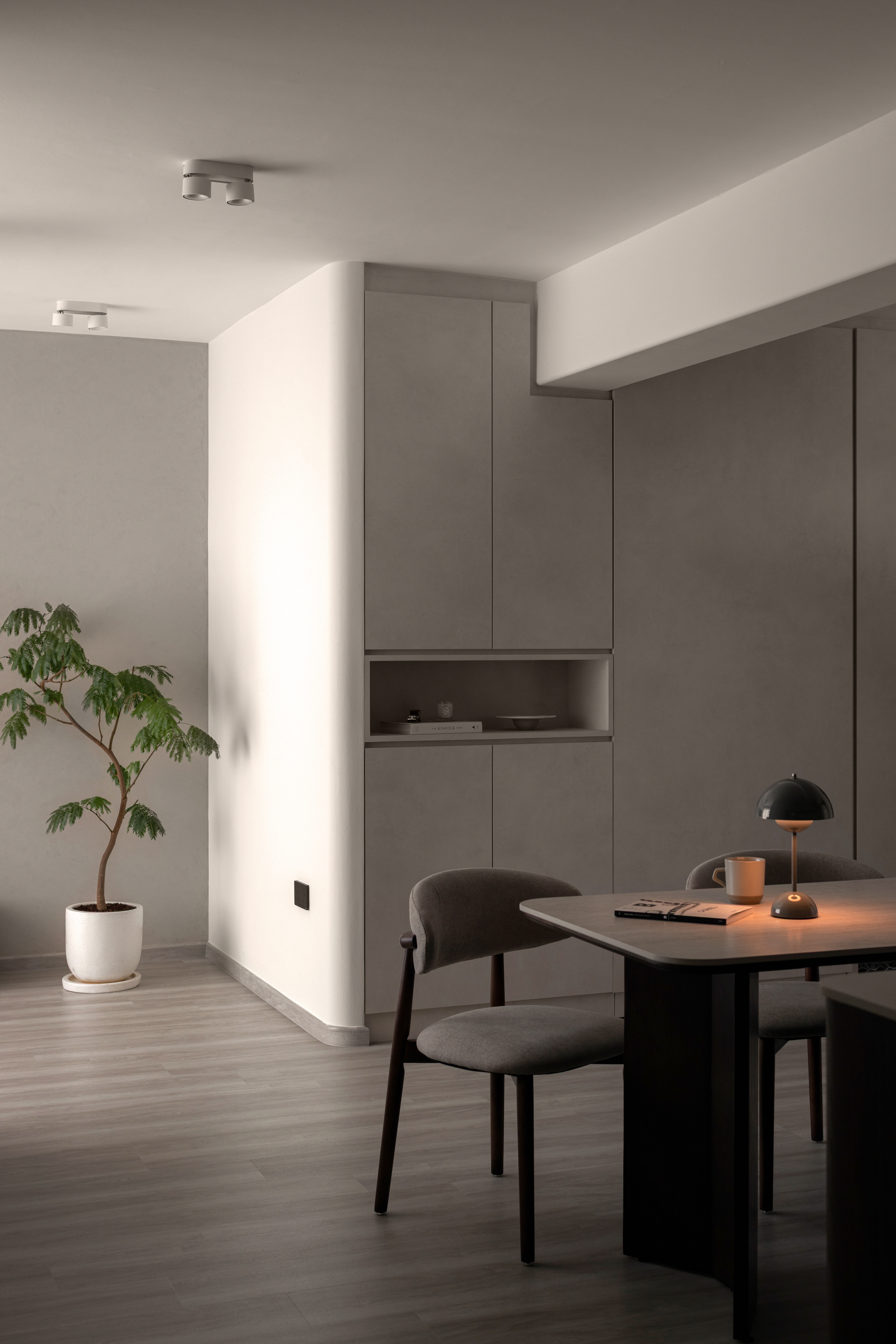 An open-concept Japandi-inspired dwelling 🍵