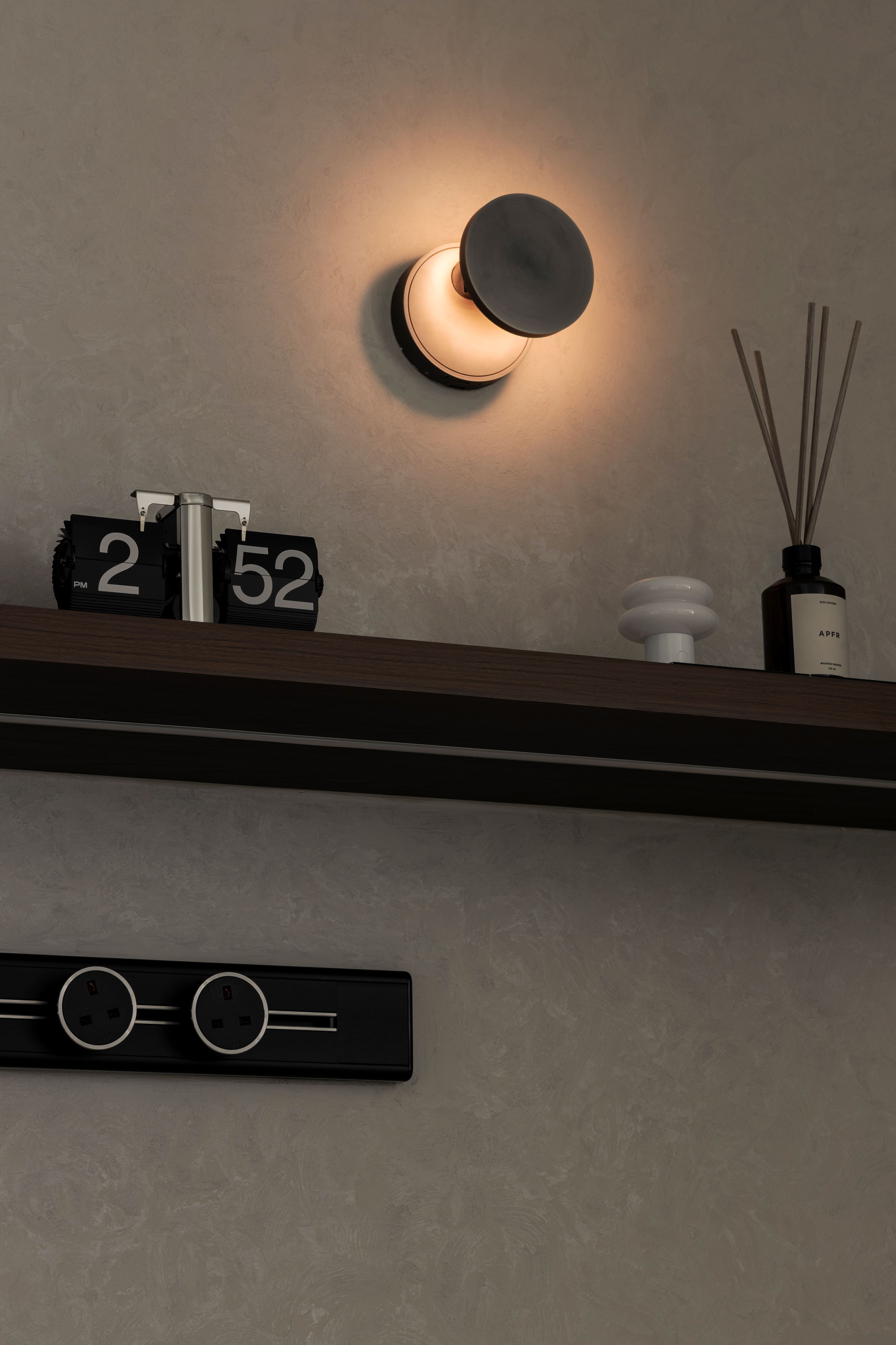 An open-concept Japandi-inspired dwelling 🍵