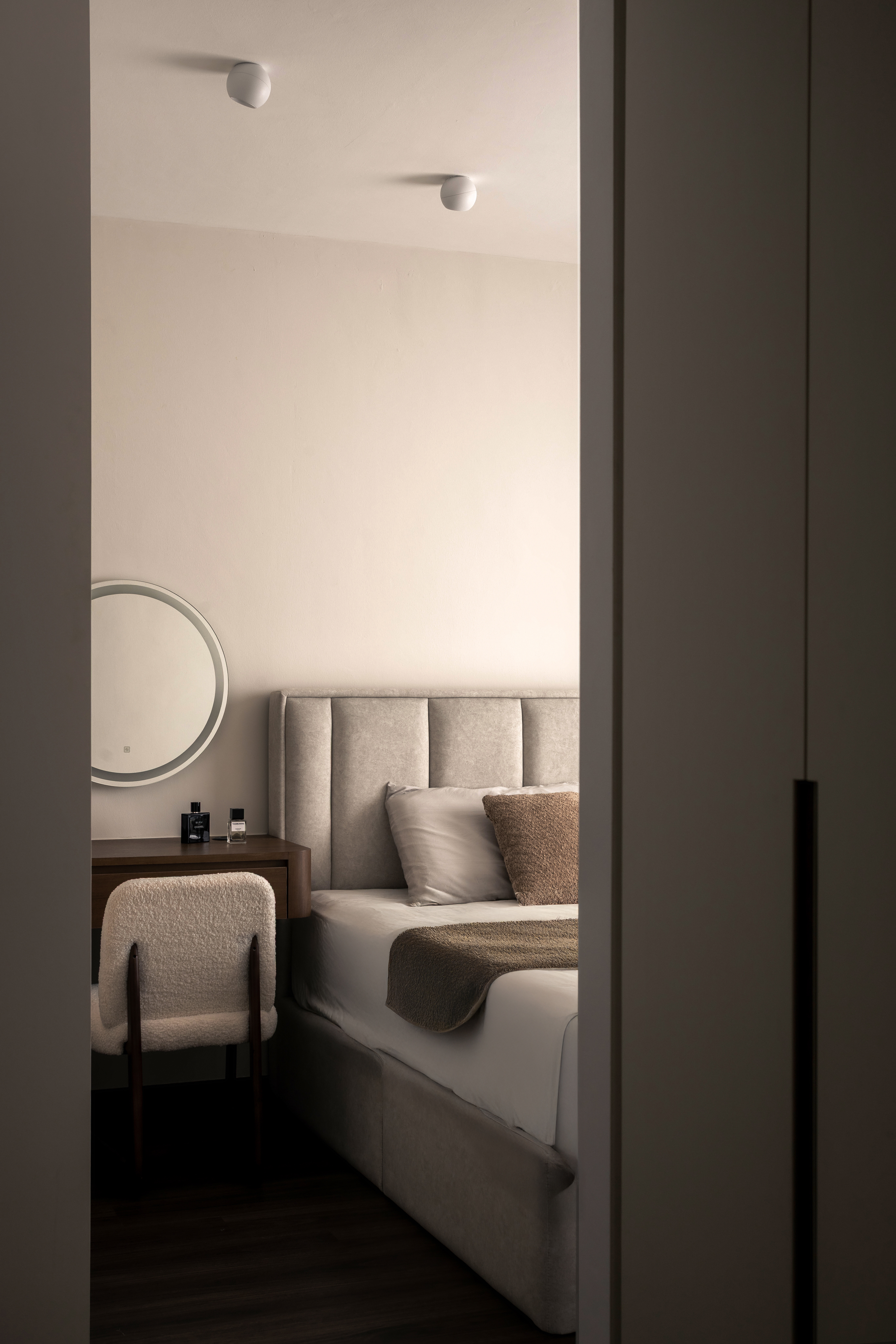 An open-concept Japandi-inspired dwelling 🍵