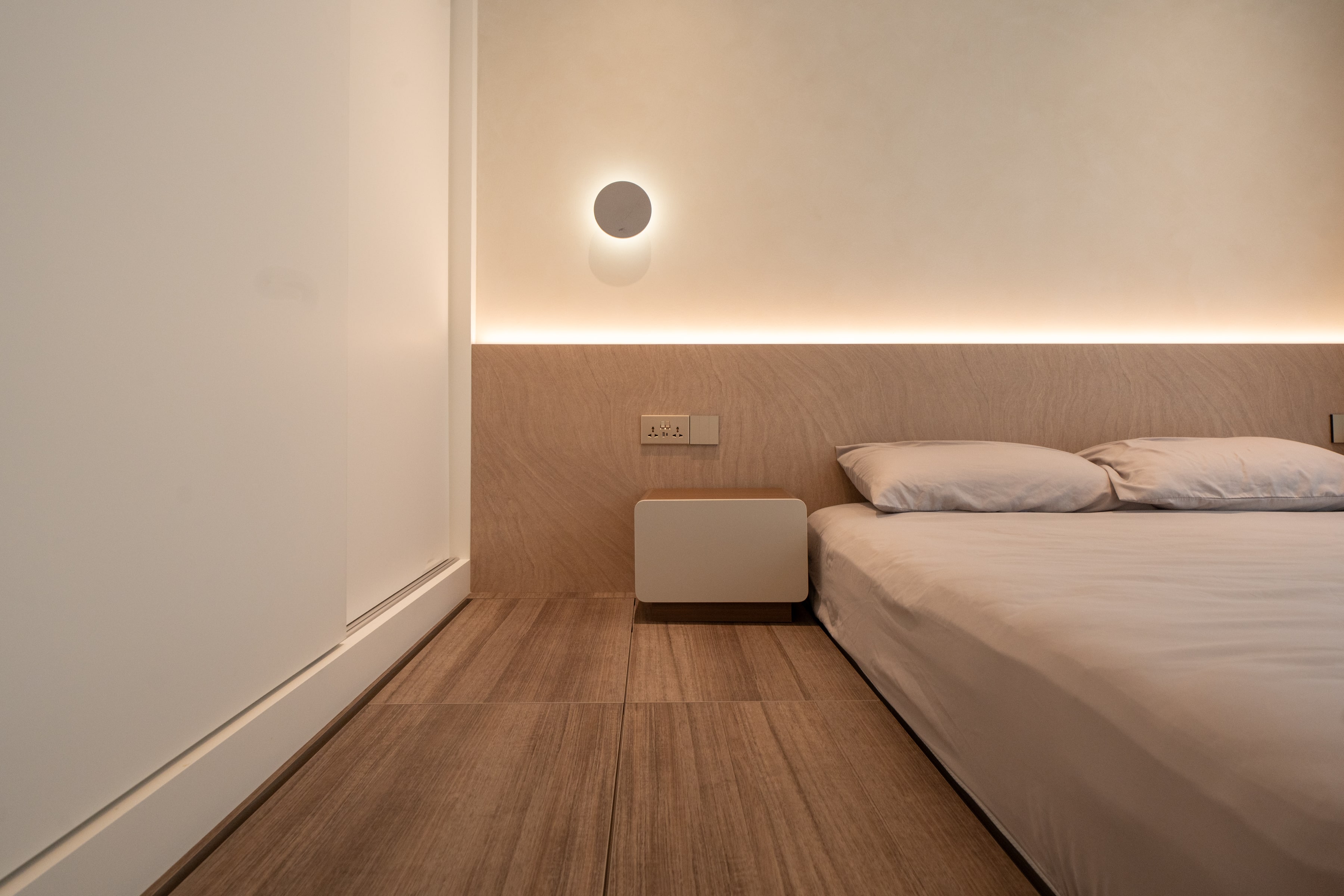 Curves,-warmth-and-light