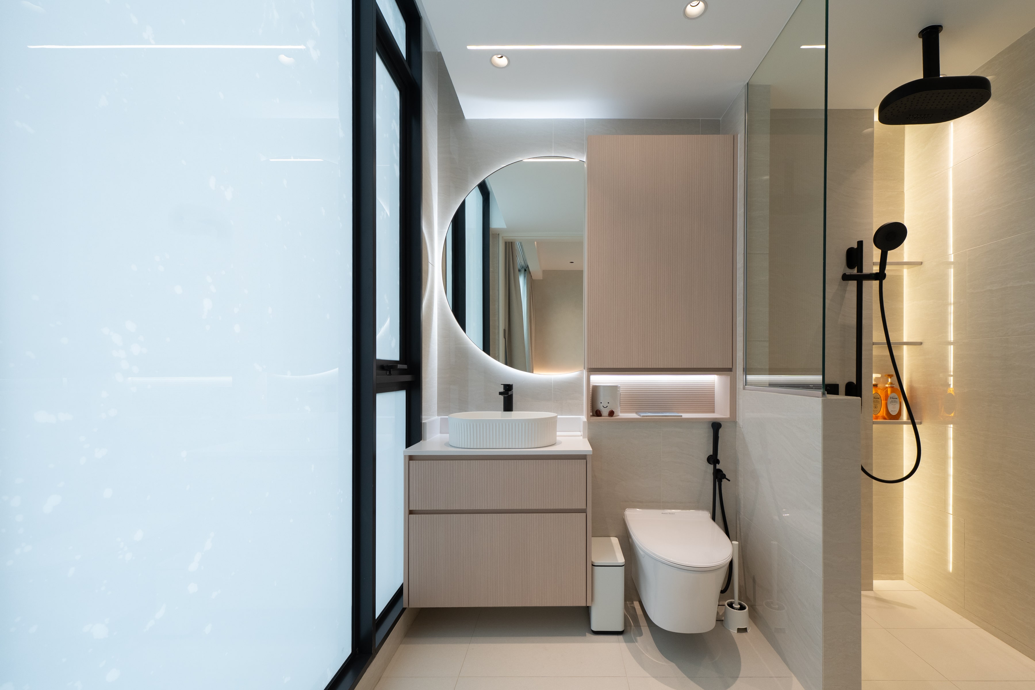 Curves, warmth and light