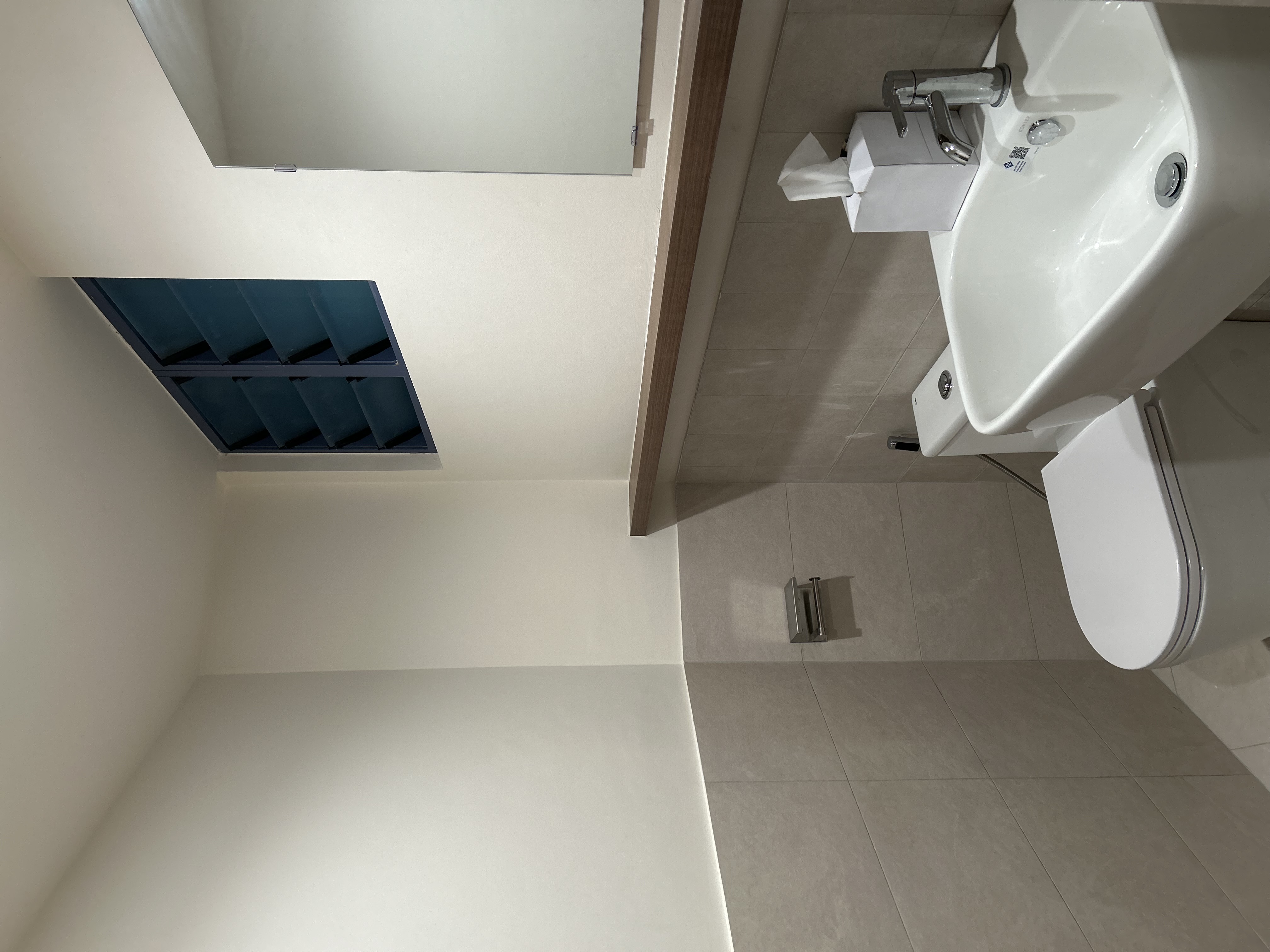 Our-Minimal-Bathroom-Glow-Up