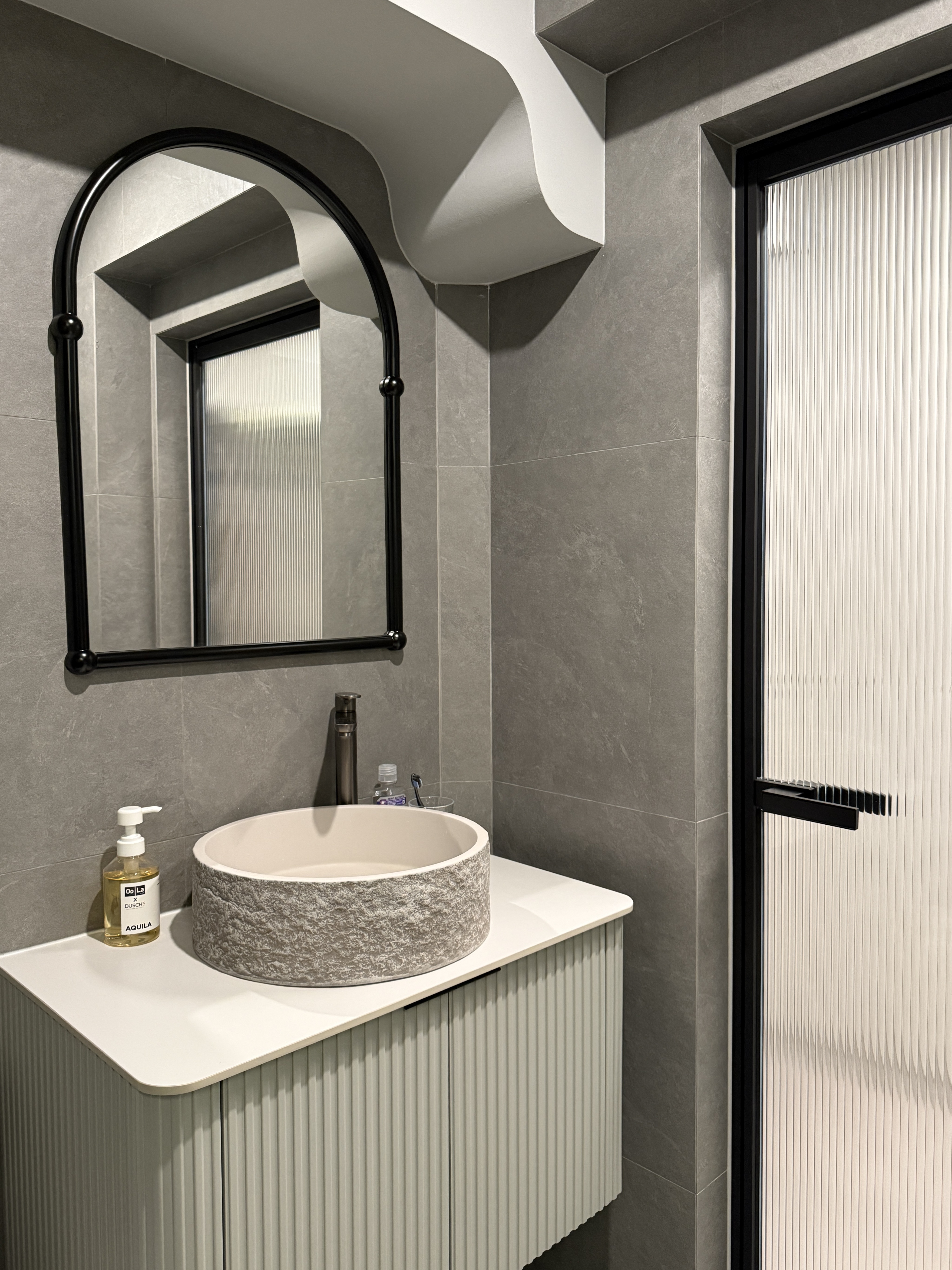 Our hotel-inspired master bath: keeping all things dark and cosy