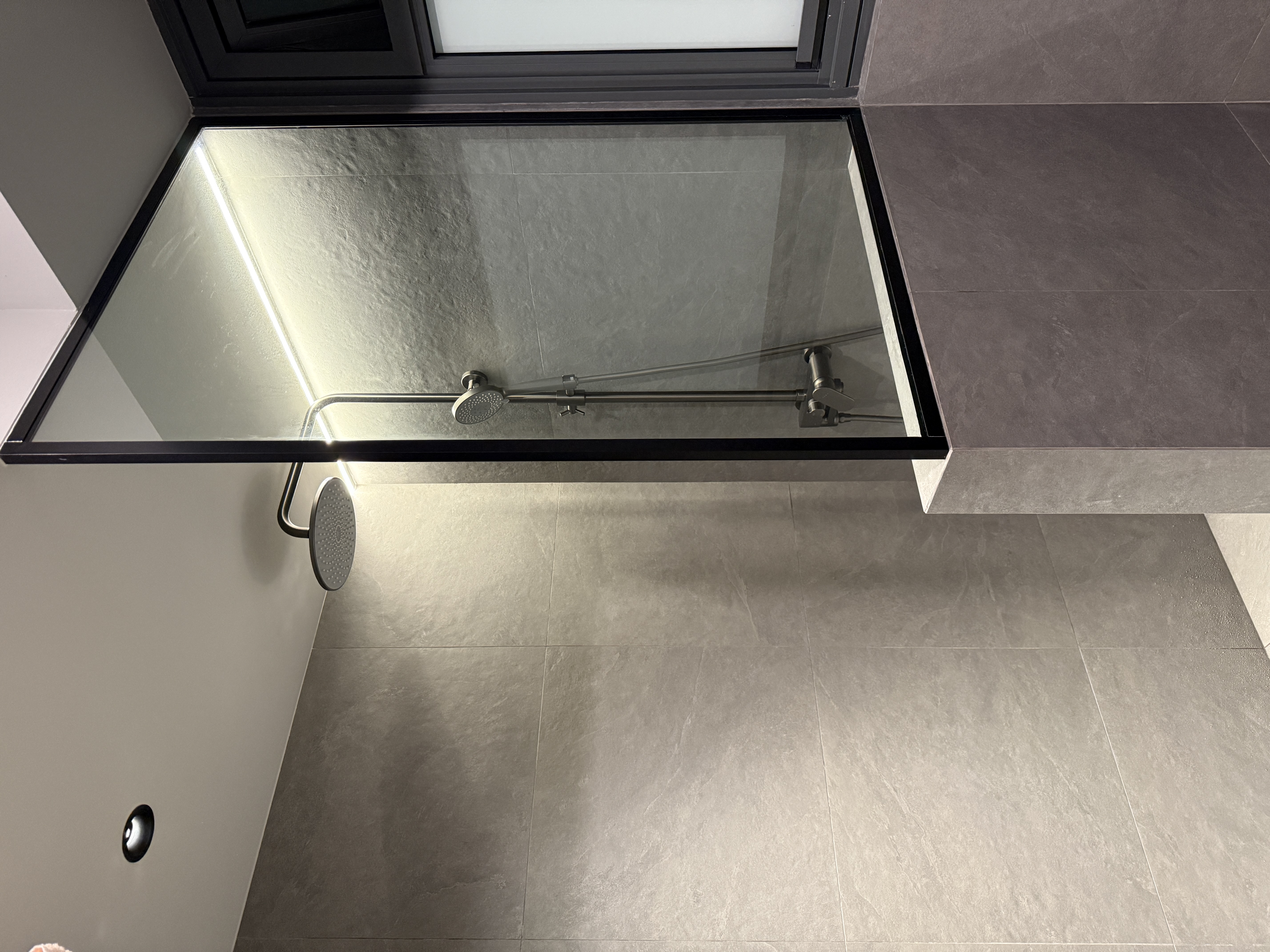 Our hotel-inspired master bath: keeping all things dark and cosy