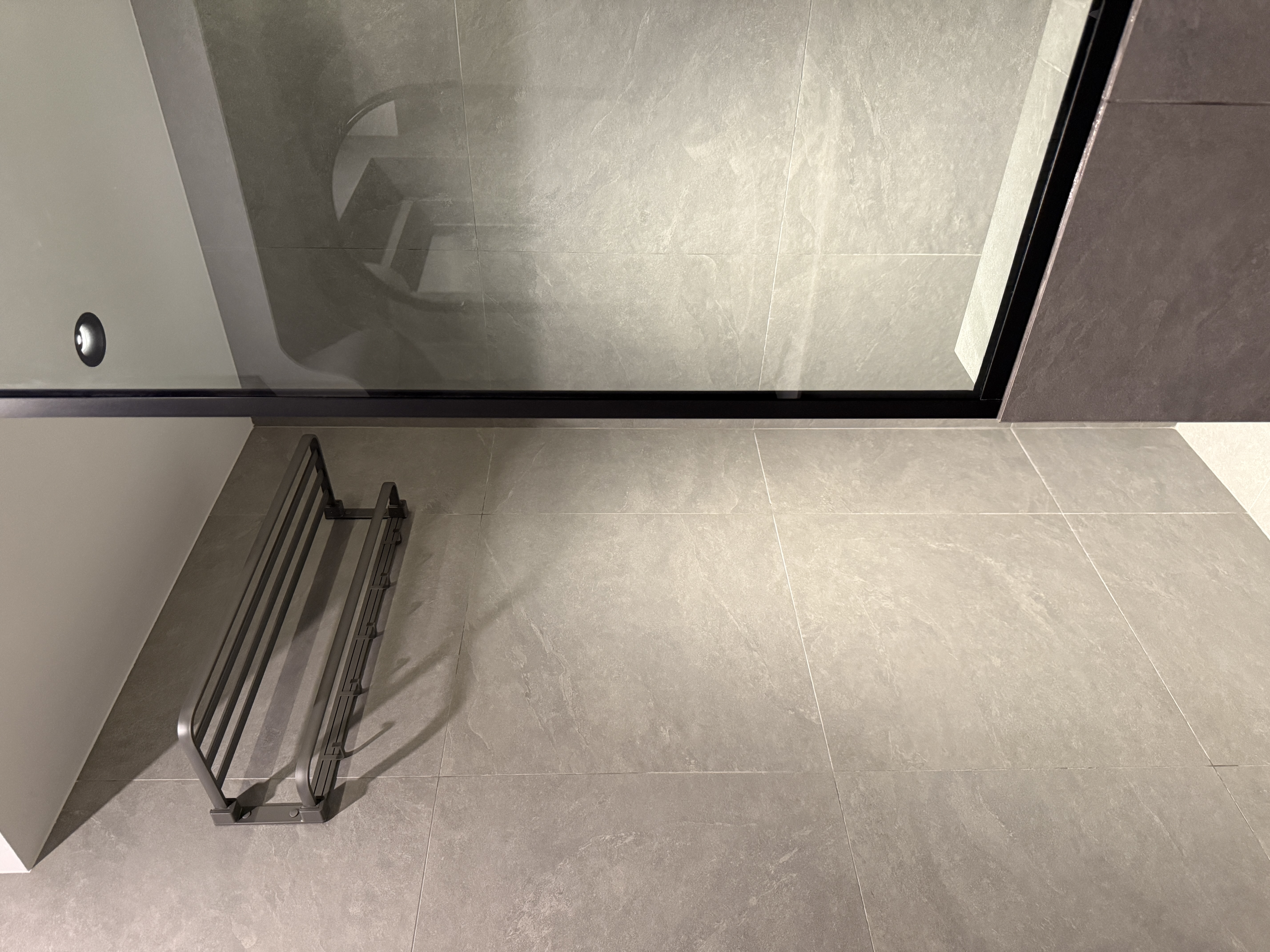 Our hotel-inspired master bath: keeping all things dark and cosy