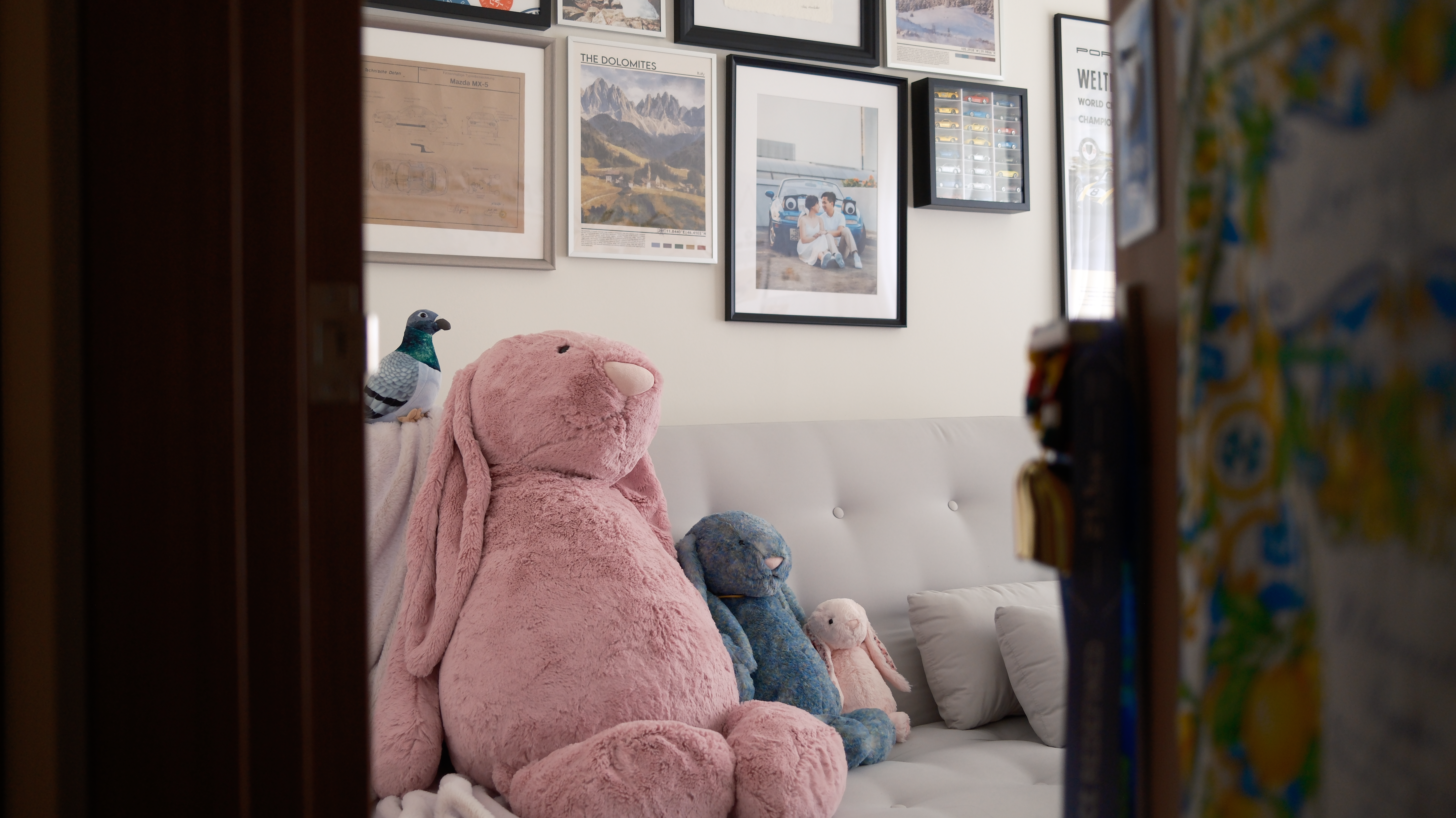 Our-Car-and-Travel-Themed-Gallery-Wall