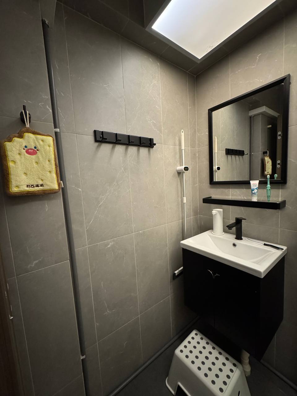 No TV, No Problem ✨ Our Tengah BTO Tour 🏡