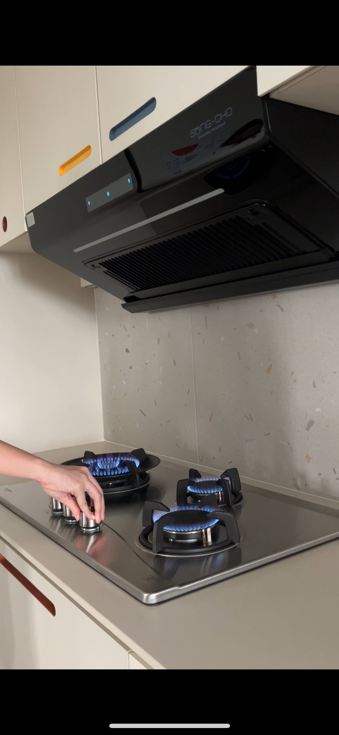 Kitchen-Hood-Installation-Problem-