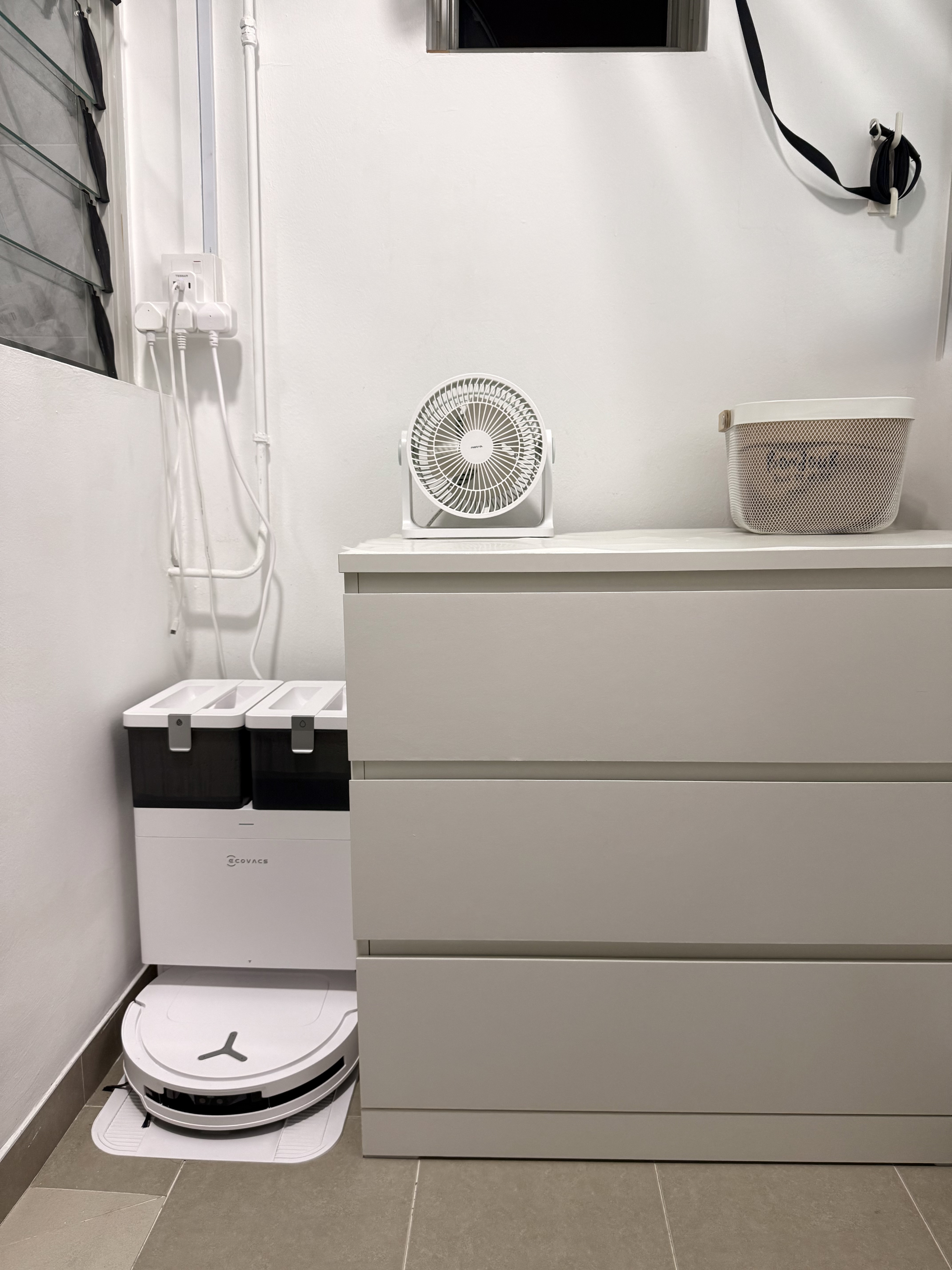 IKEA Malm in the service yard?