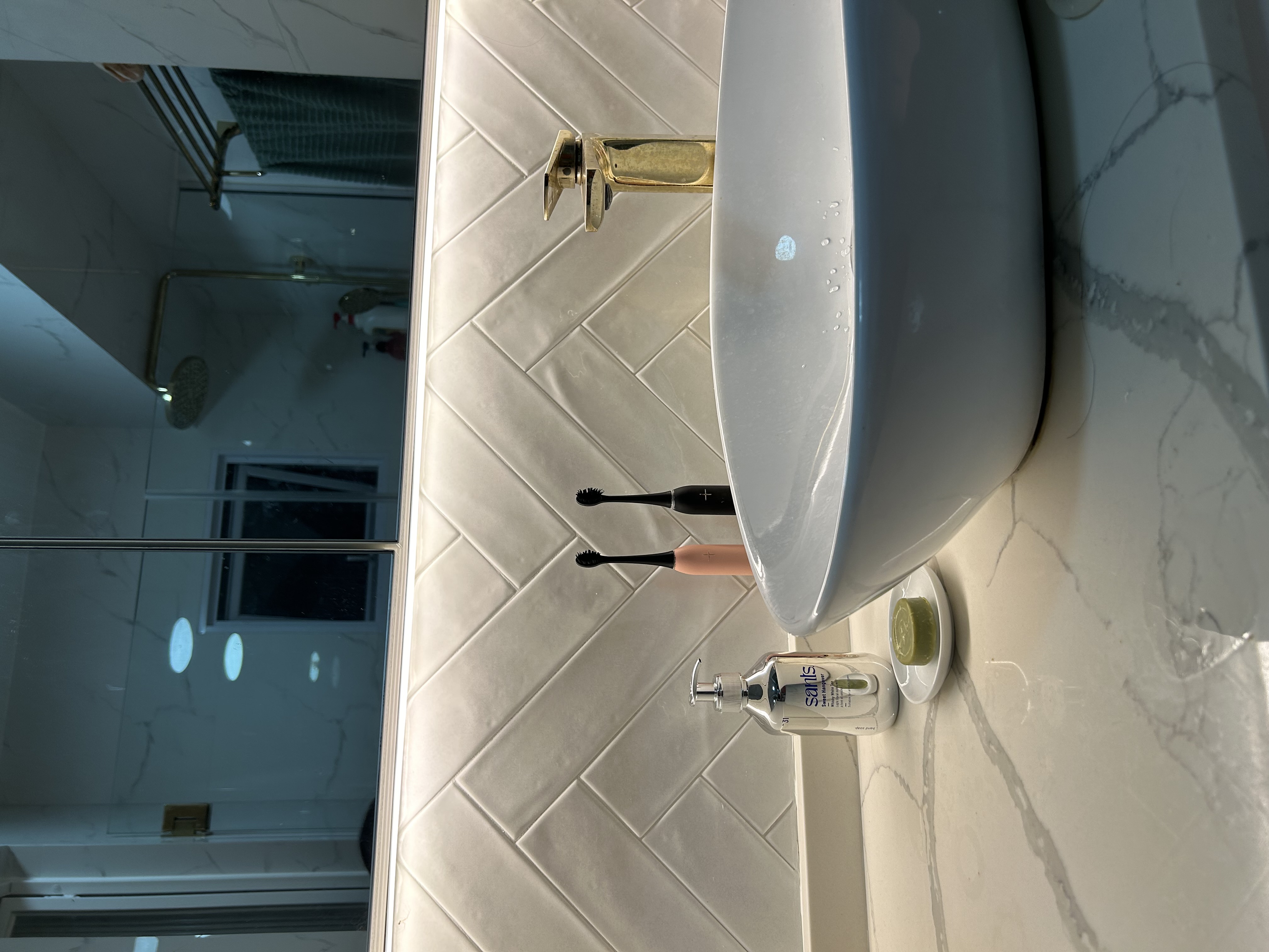White and gold minimalist toilet