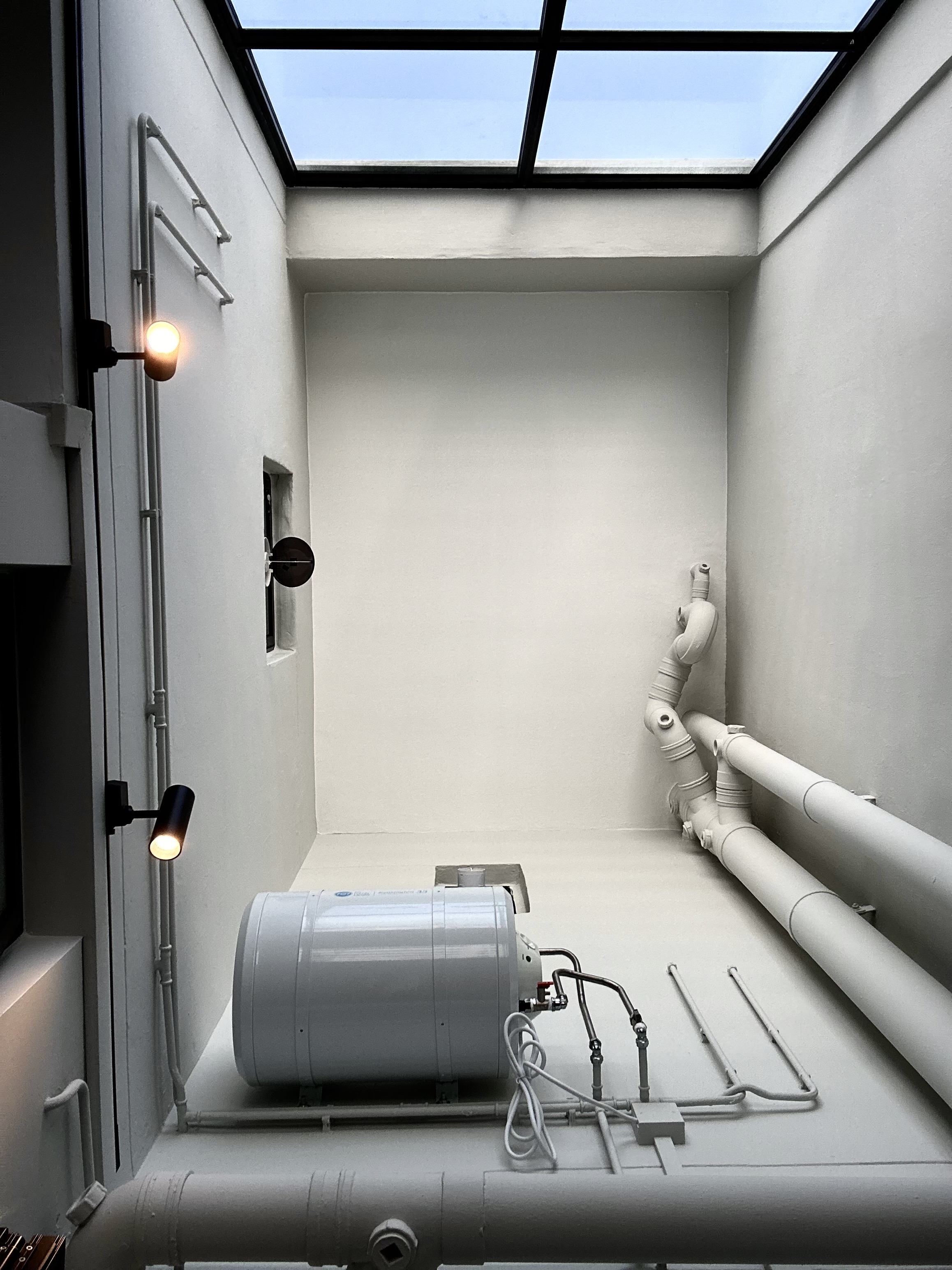 Service-balcony---Minimalist-and-airy-space-🤍