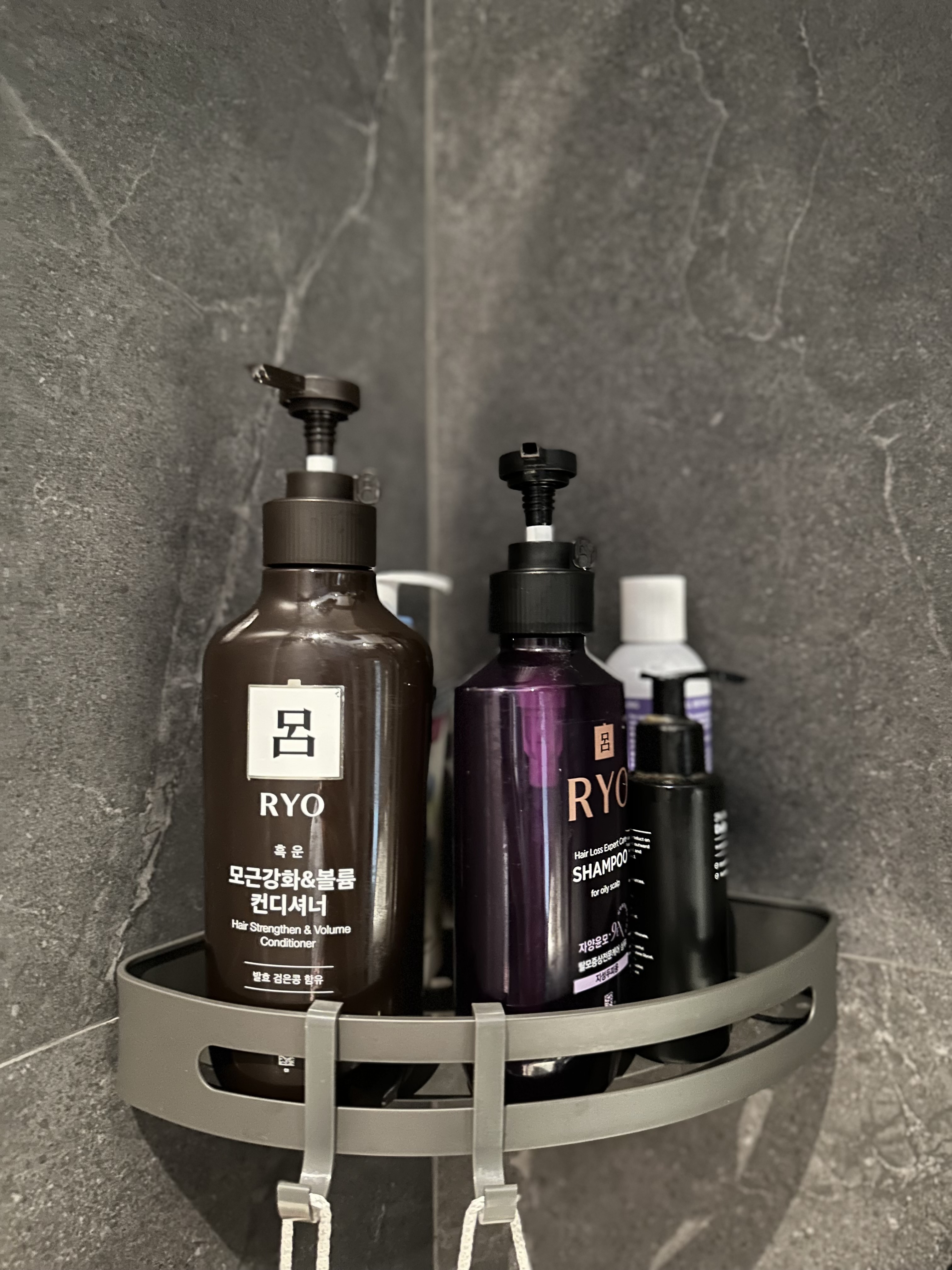 5 essential items in the bathroom