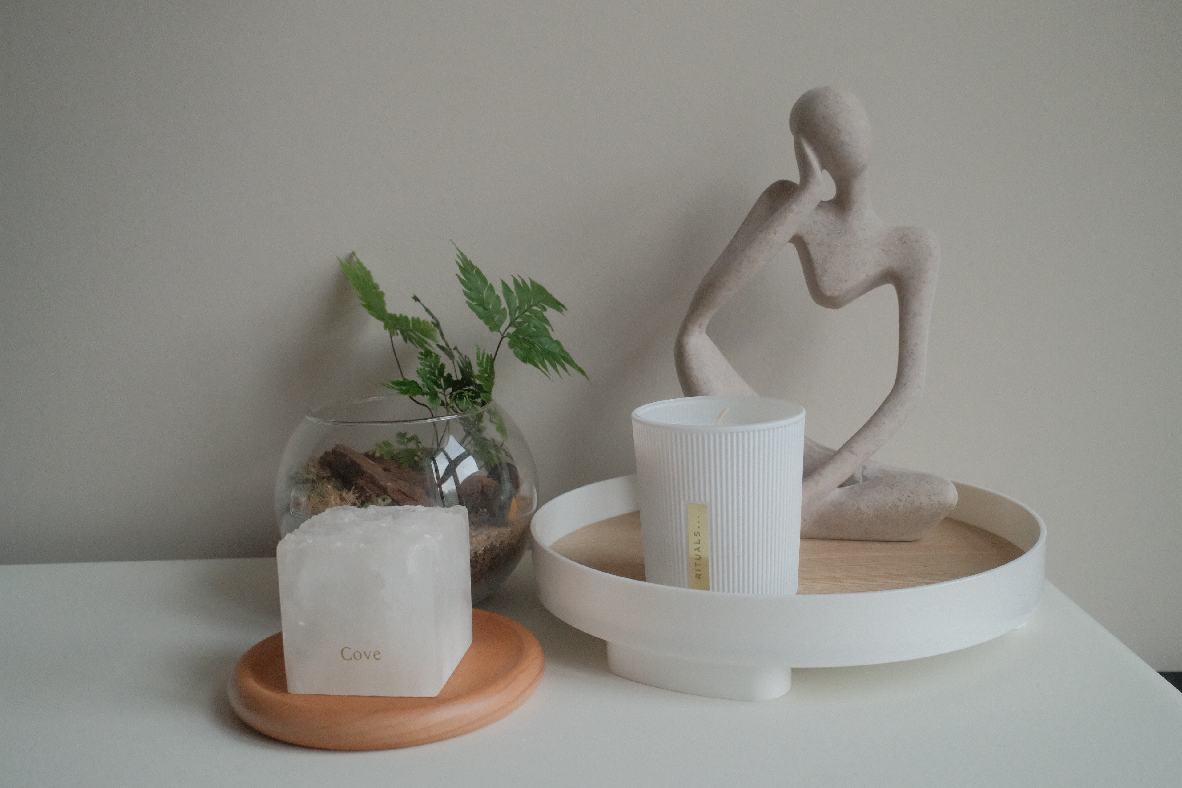 Trays-for-a-Neater,-Cozier-Home