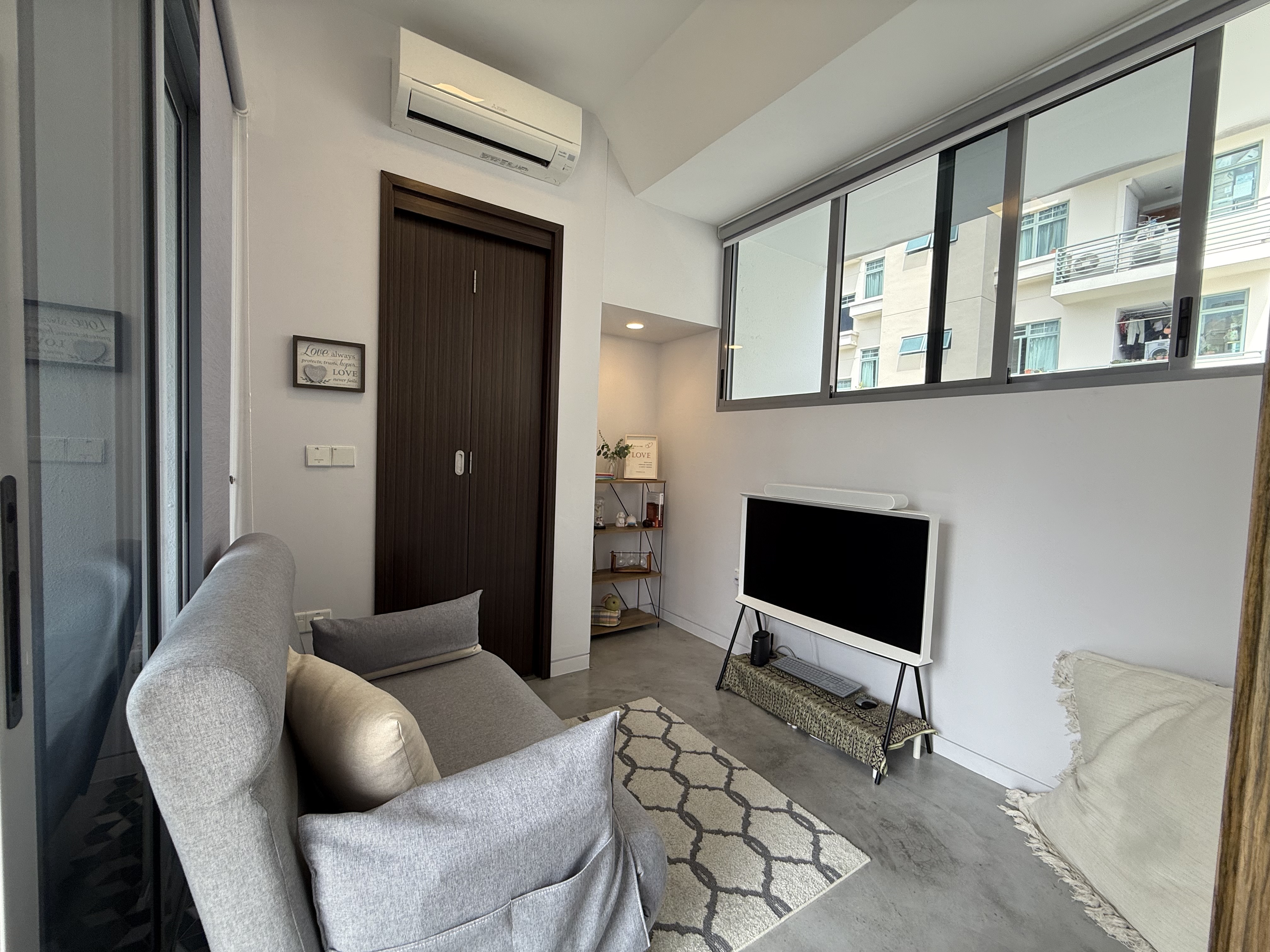 Private Penthouse with separate entrances! 70K renovation